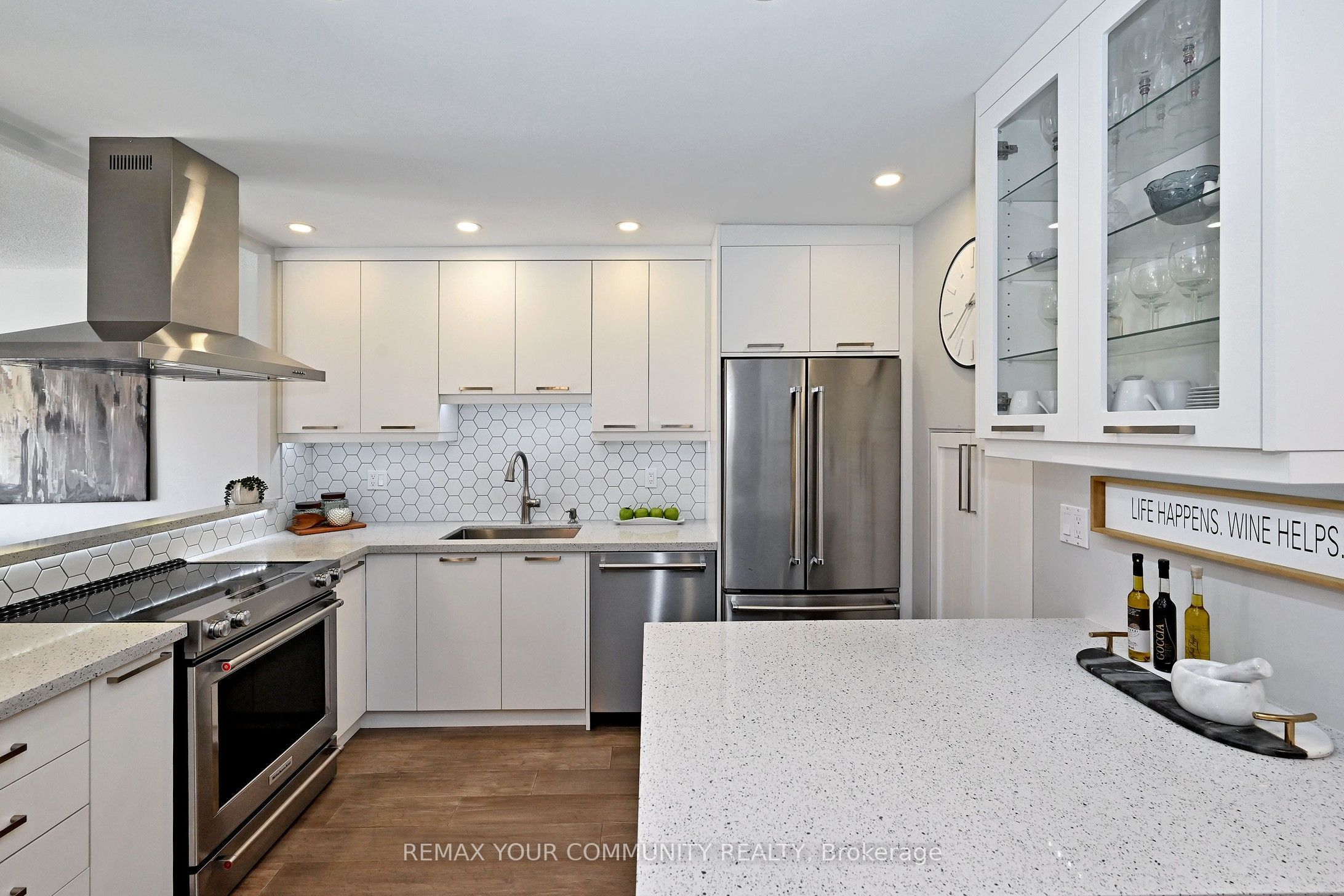 1400 The Esplanade N 805 Property Photo 12
