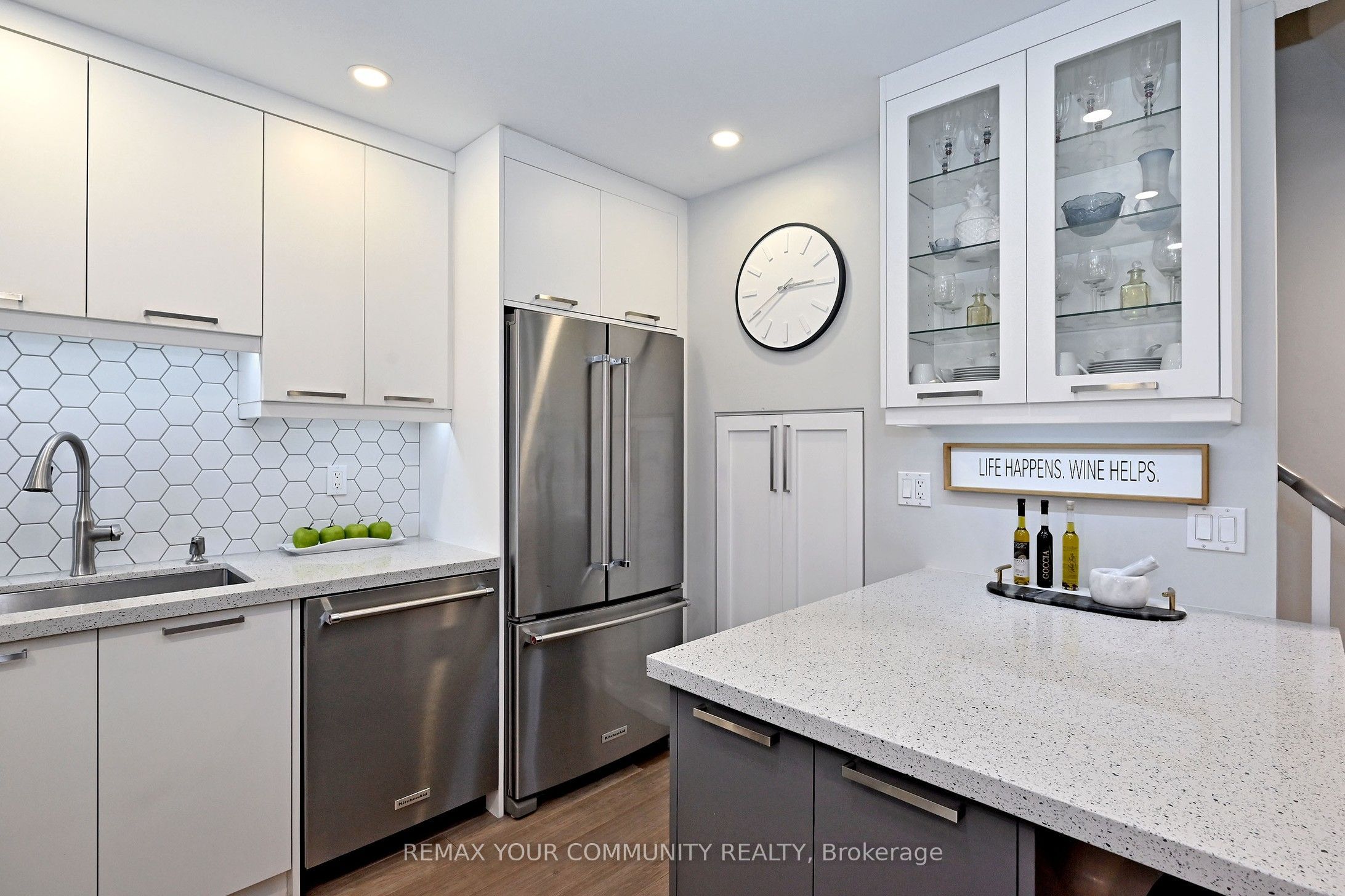 1400 The Esplanade N 805 Property Photo 15