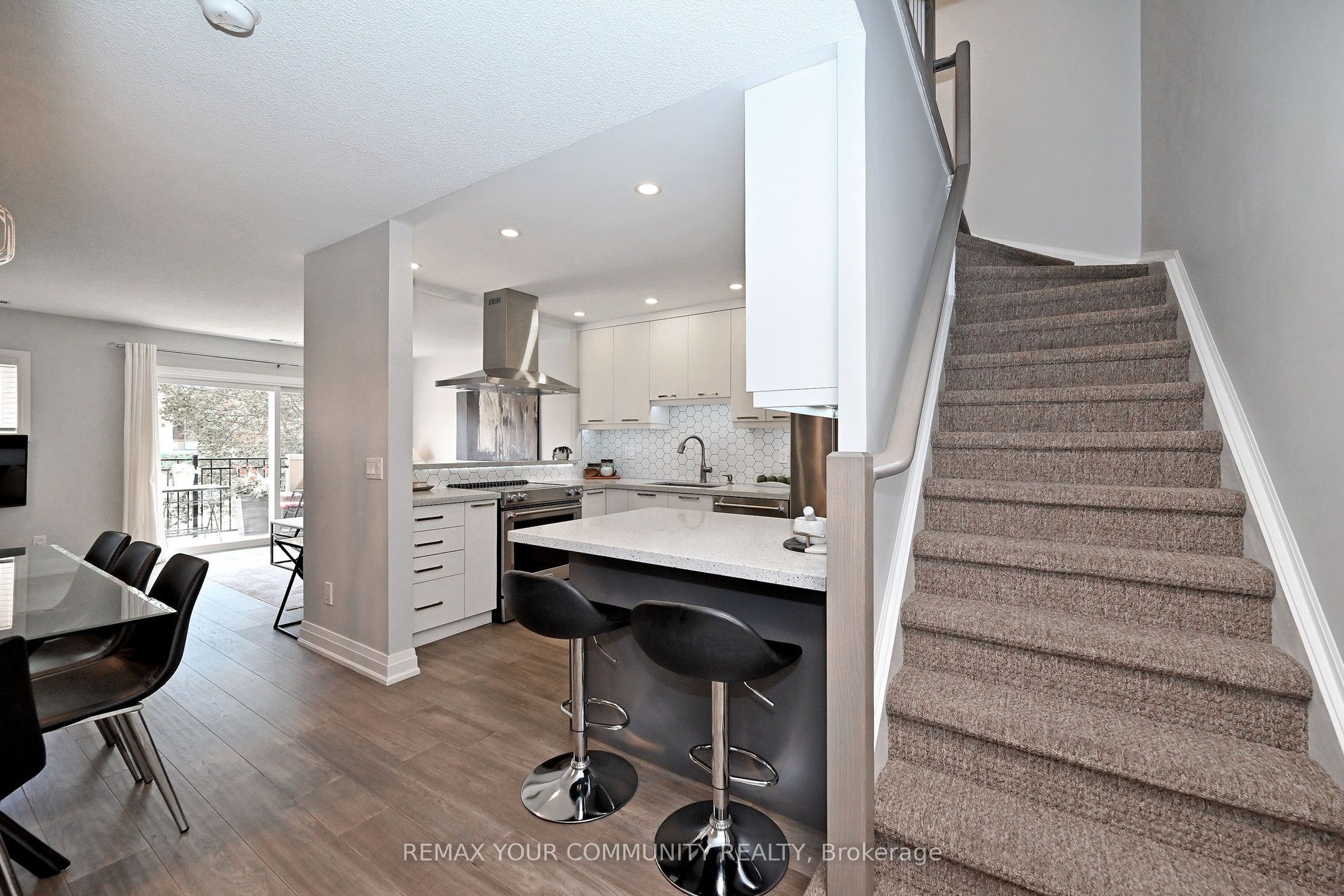 1400 The Esplanade N 805 Property Photo 16