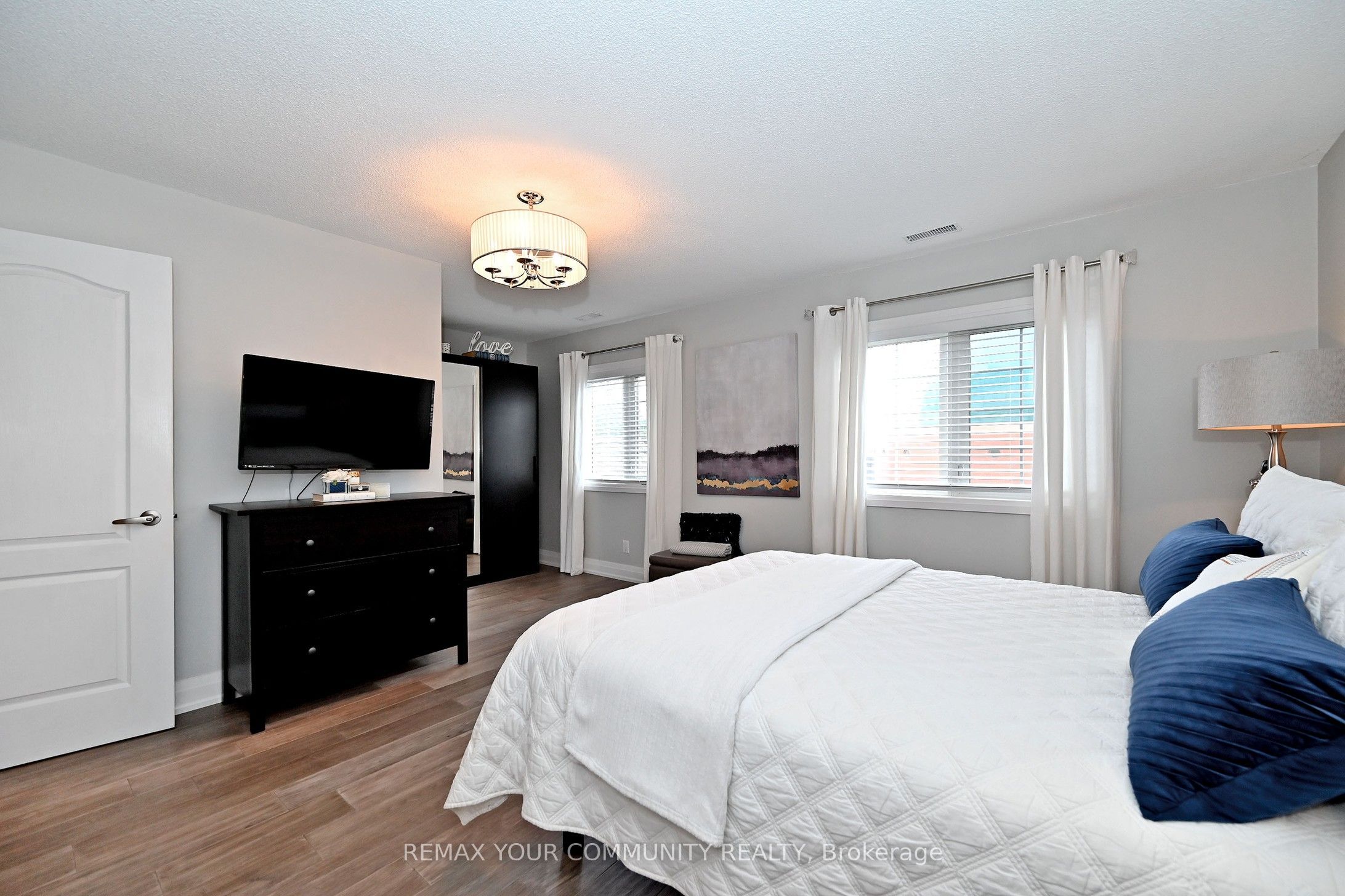 1400 The Esplanade N 805 Property Photo 19