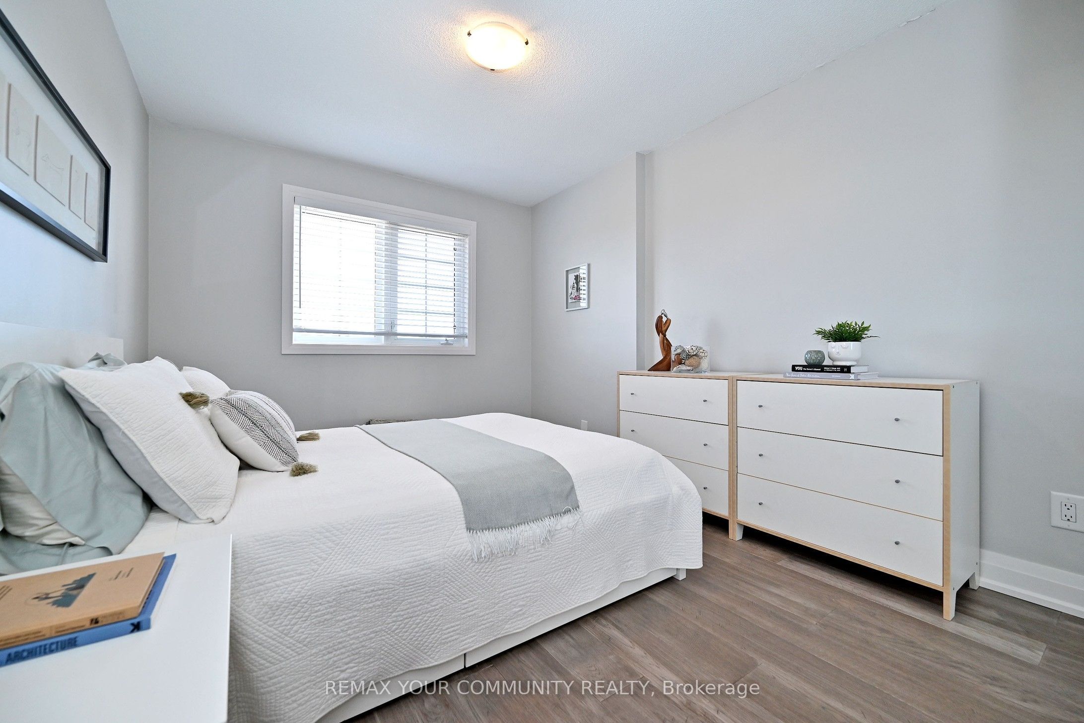 1400 The Esplanade N 805 Property Photo 31