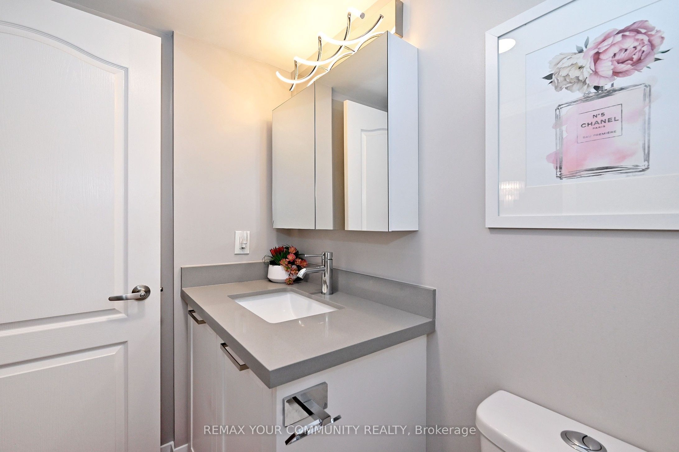 1400 The Esplanade N 805 Property Photo 36