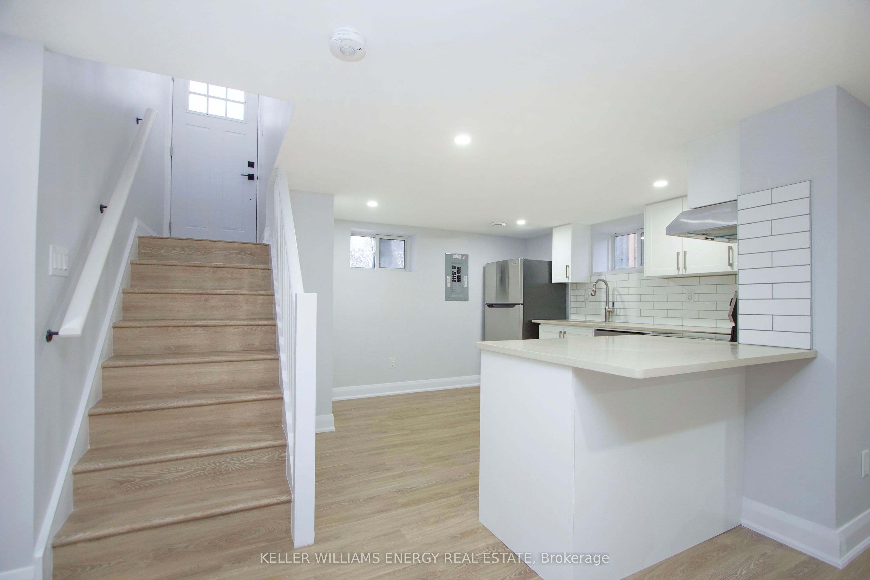 574 Olive Avenue Lower Property Photo 1