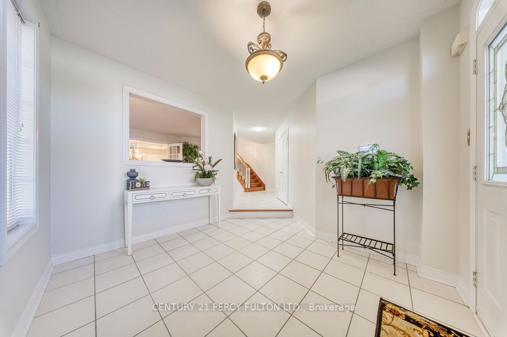 26 Root Crescent Property Photo 5