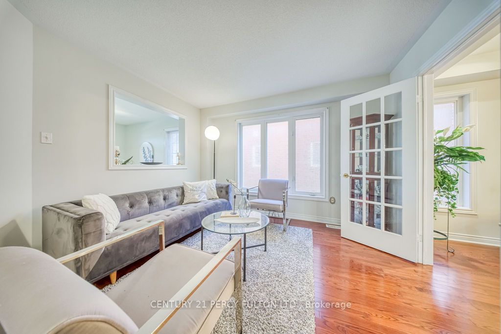 26 Root Crescent Property Photo 7