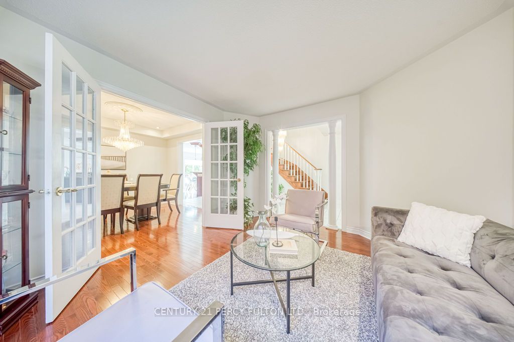 26 Root Crescent Property Photo 8