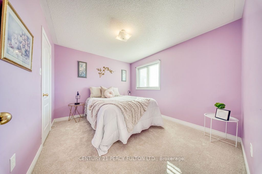 26 Root Crescent Property Photo 29