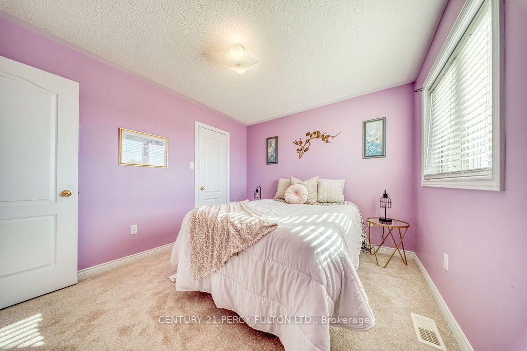 26 Root Crescent Property Photo 30