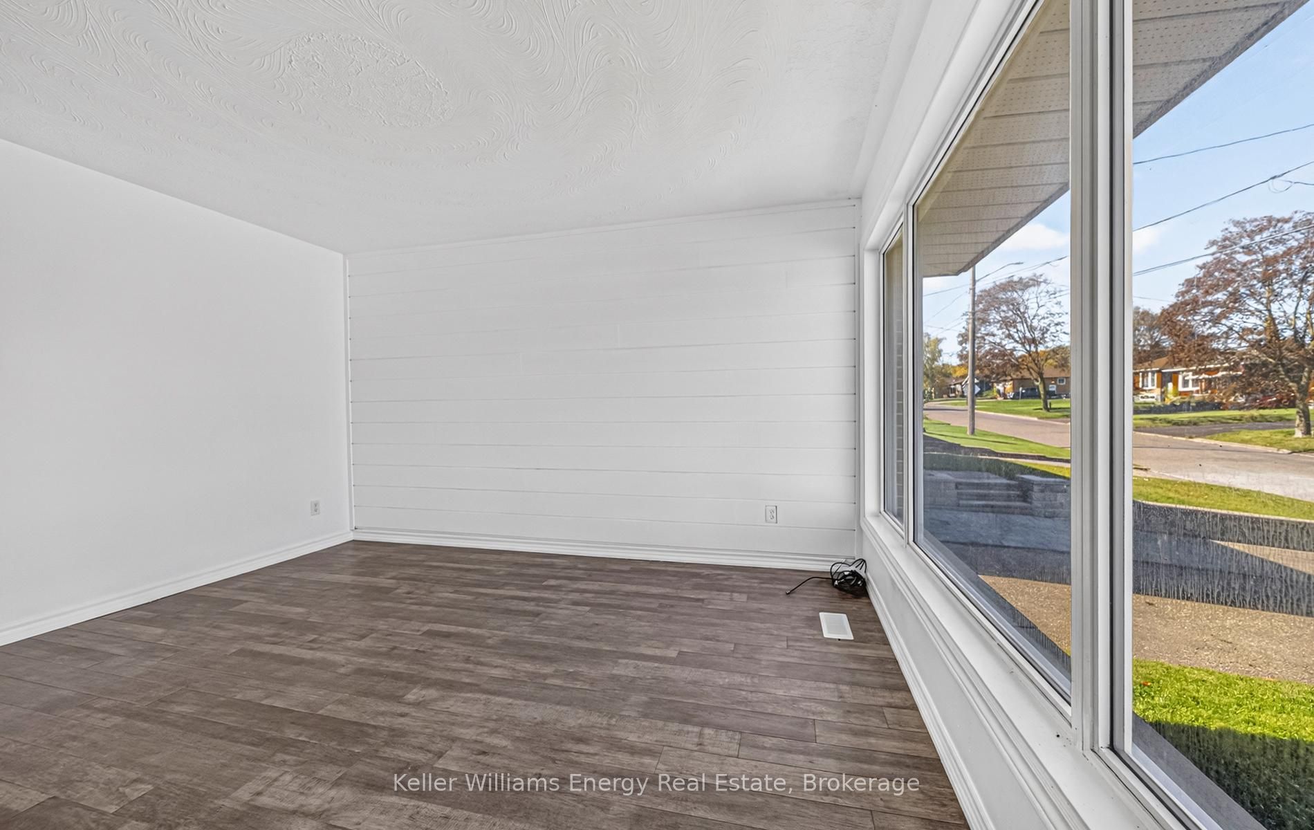 381 Conant Street Property Photo 16