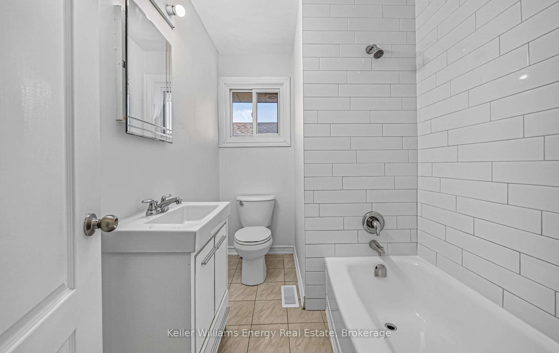381 Conant Street Property Photo 20