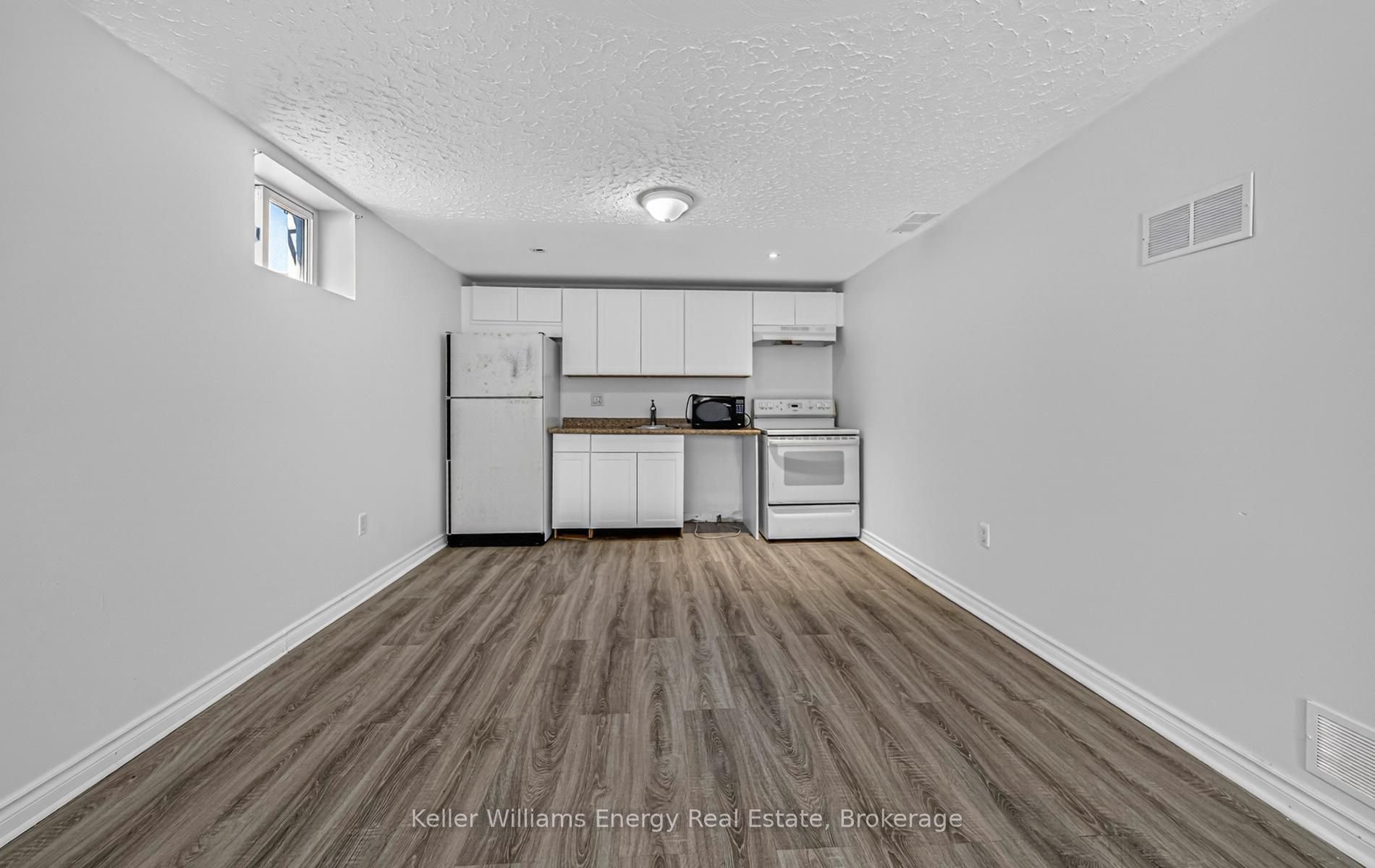 381 Conant Street Property Photo 31