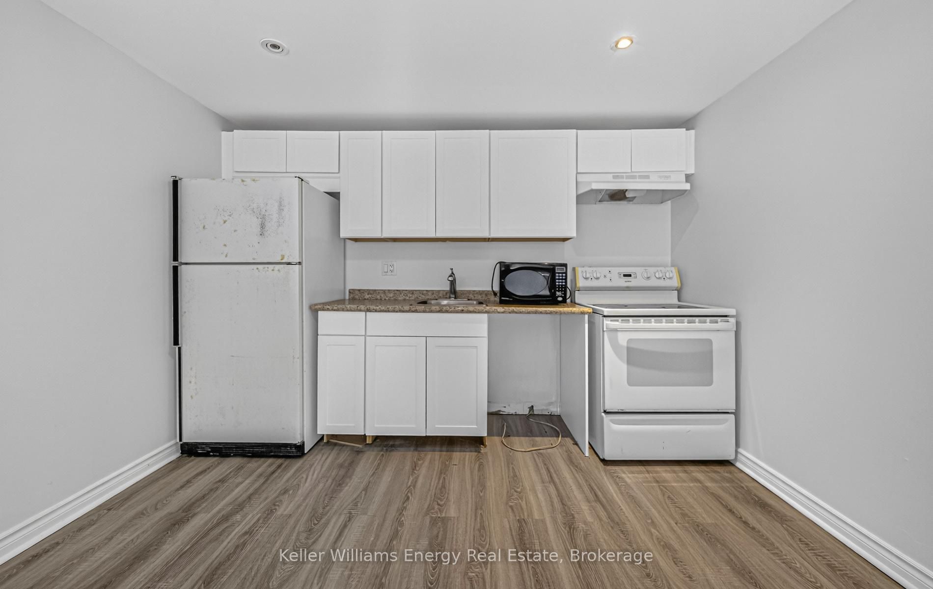 381 Conant Street Property Photo 32