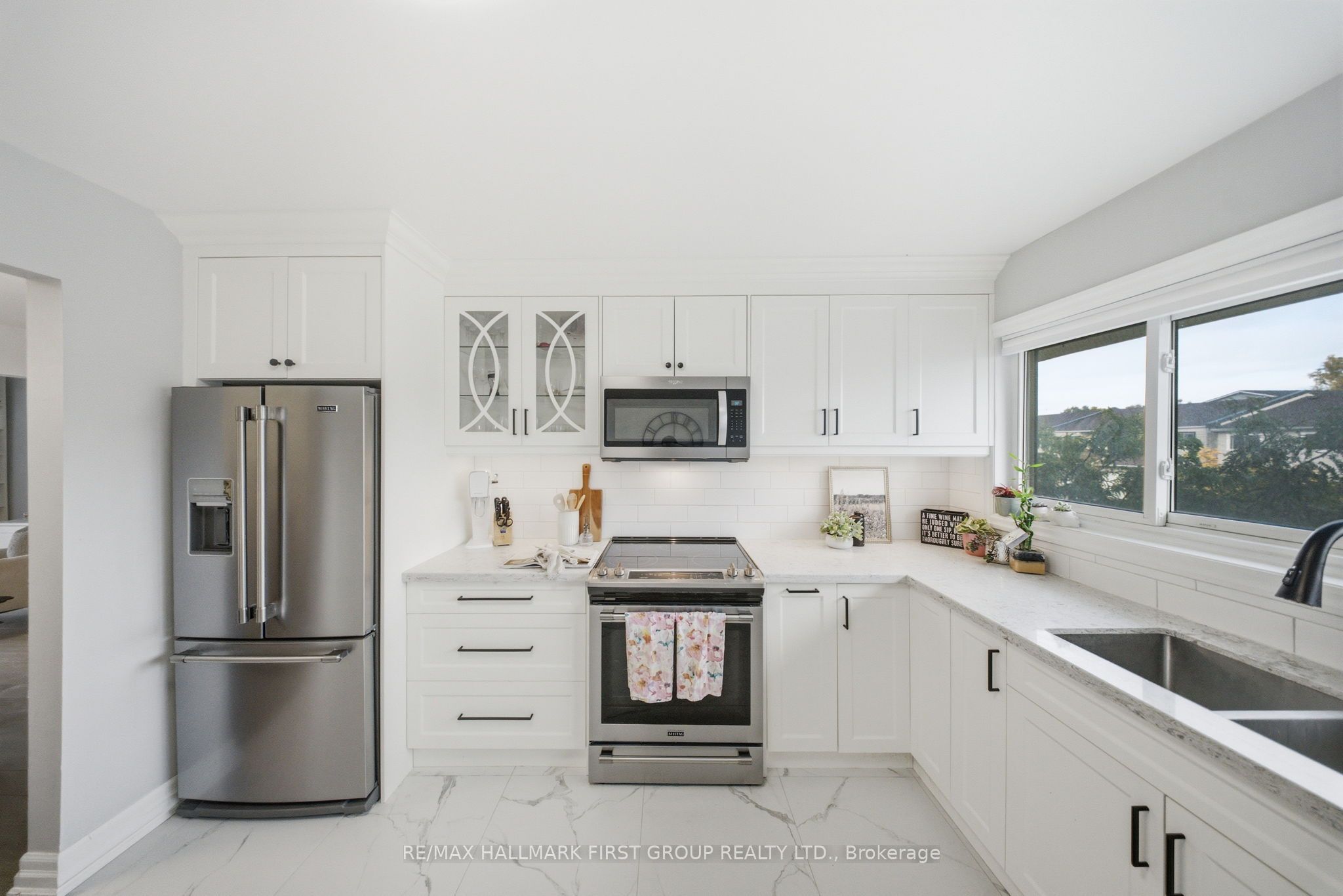 1958 Rosefield Road 16 Property Photo 1