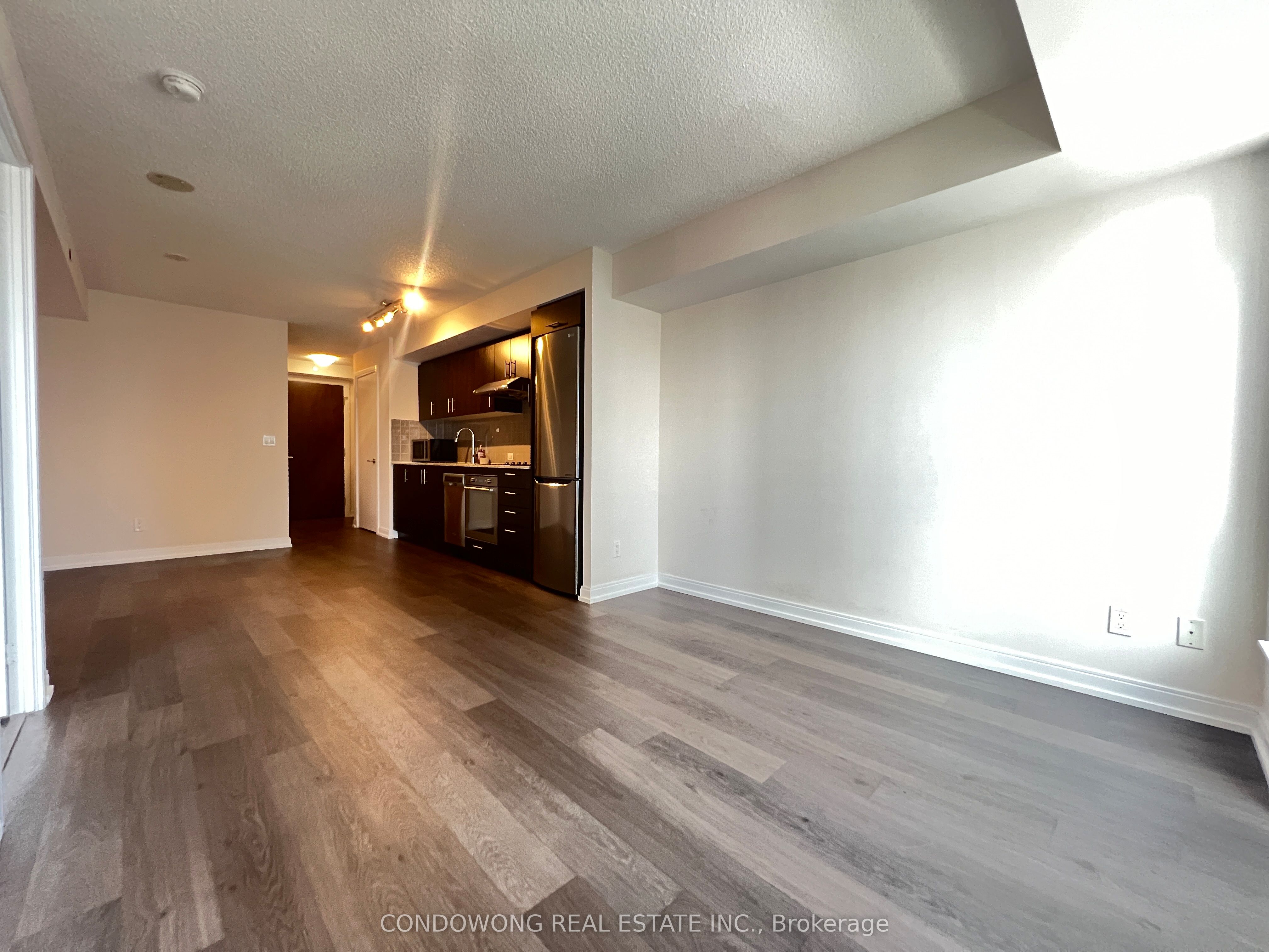 255 Village Green Square 1701 Property Photo 1