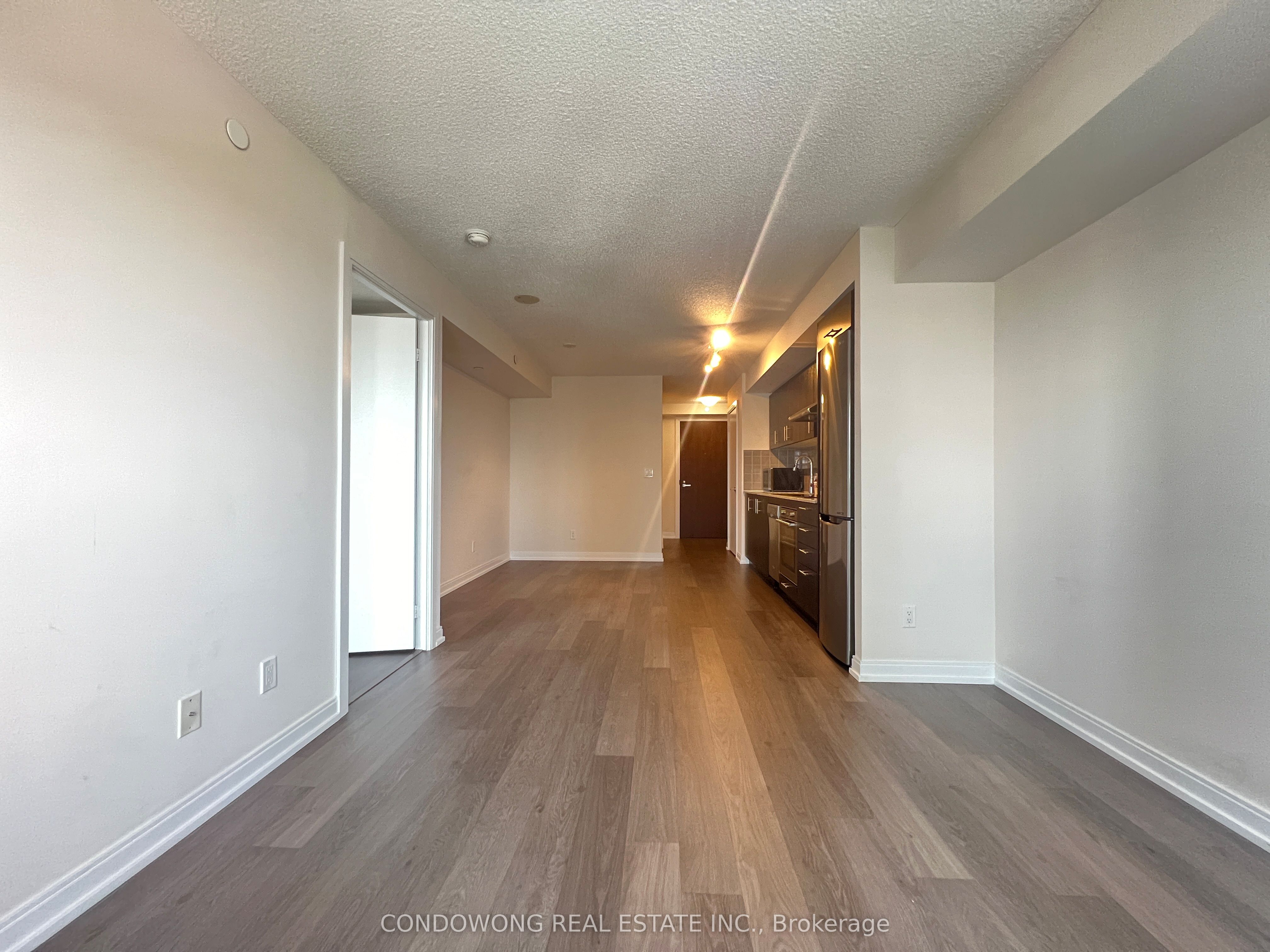 255 Village Green Square 1701 Property Photo 3