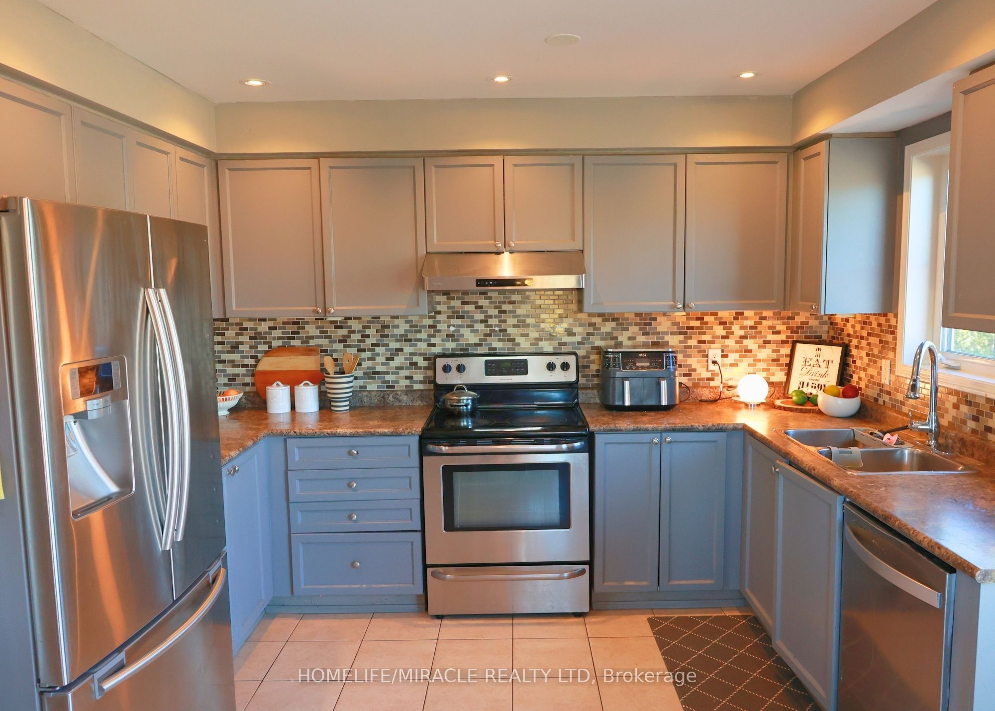 2 Martinworth Lane Property Photo 6