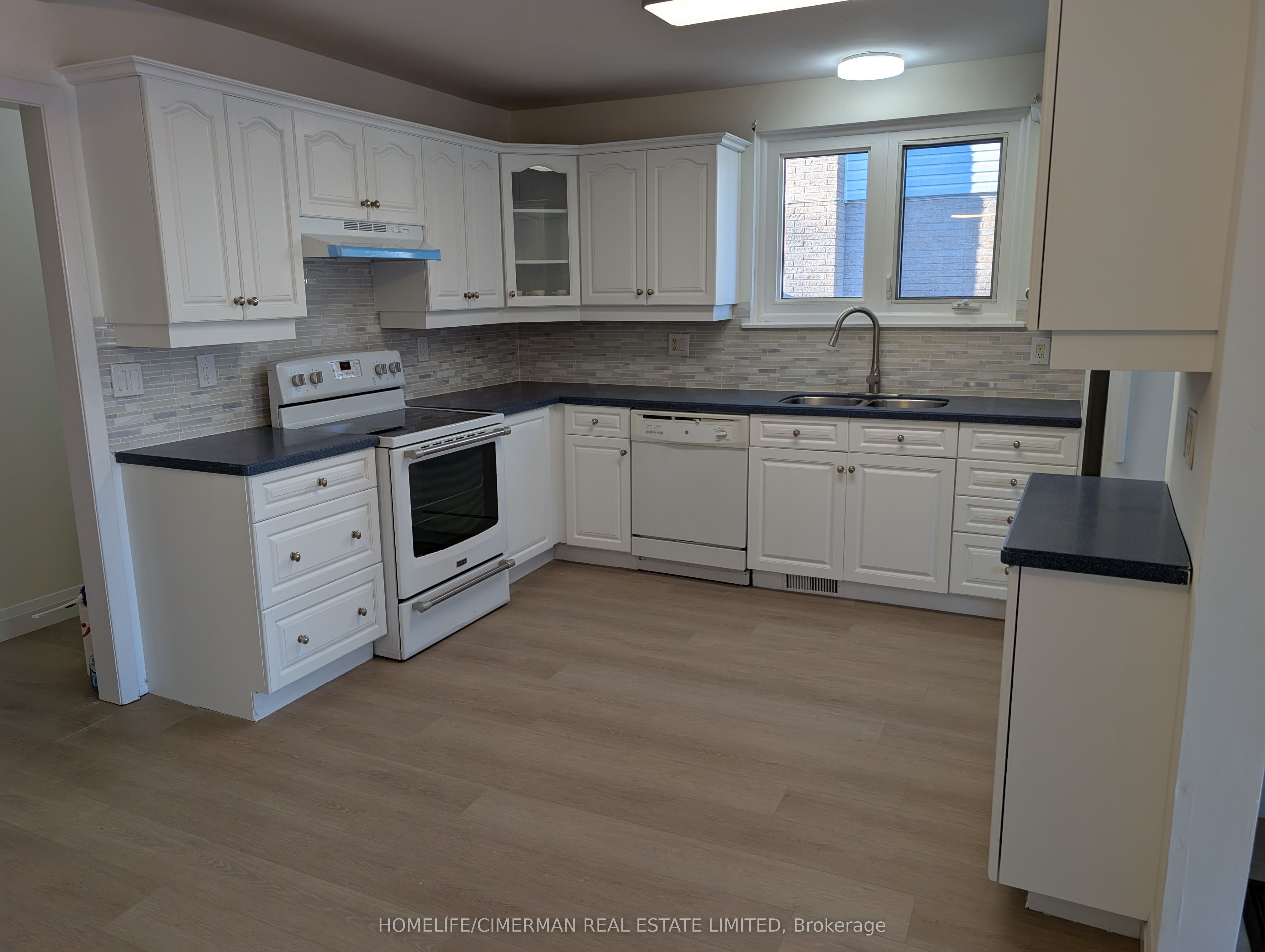 202 Durham Street Property Photo 3