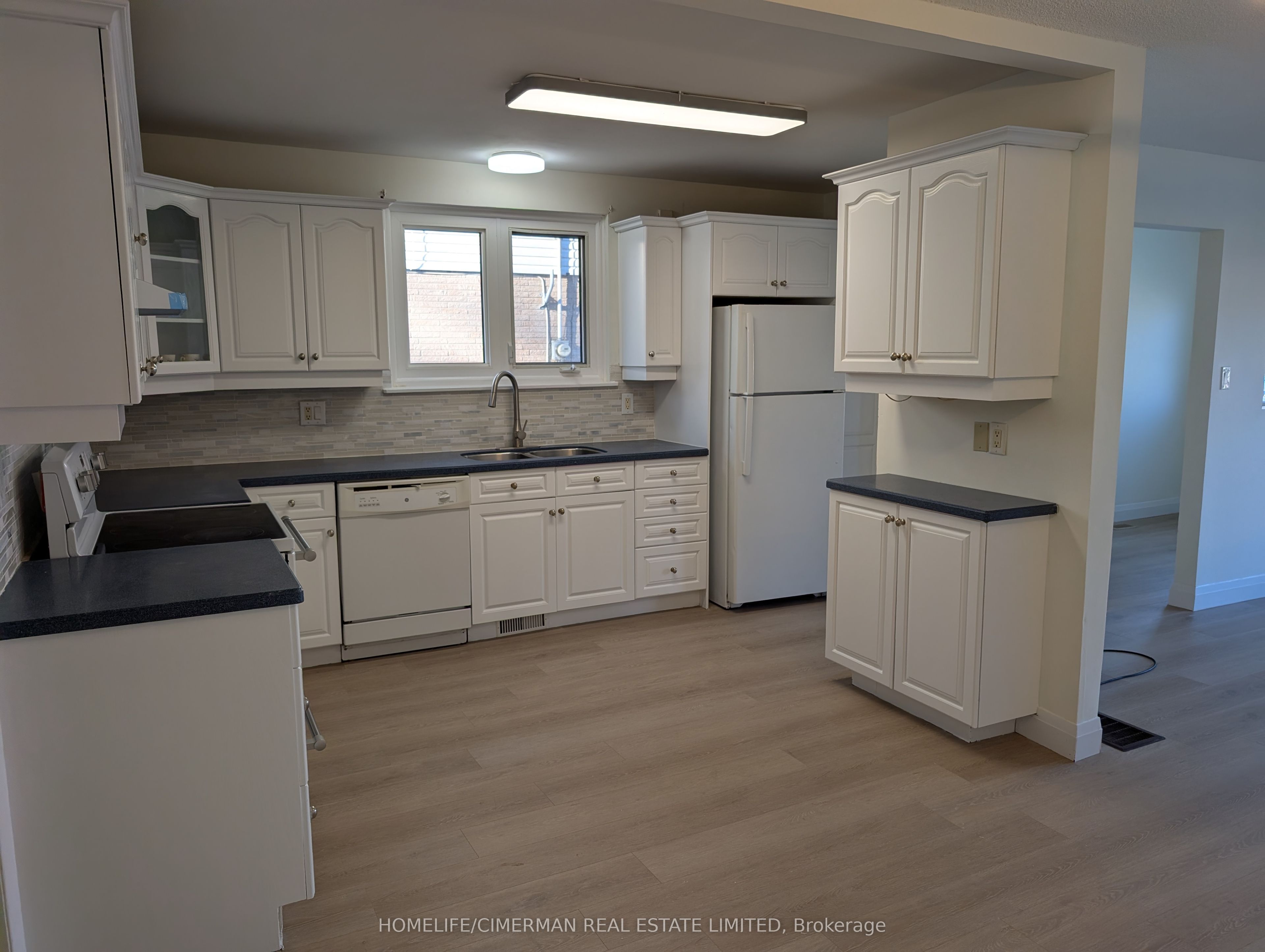202 Durham Street Property Photo 4