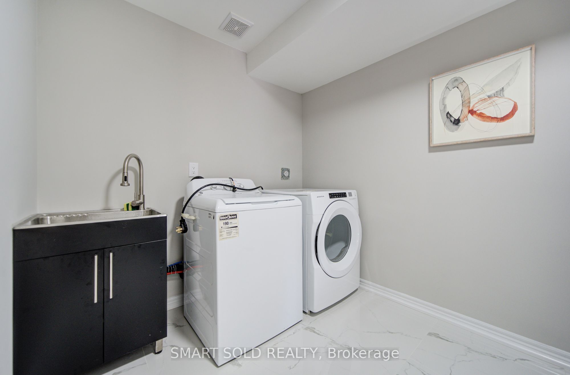 32 Brockman Crescent Property Photo 8