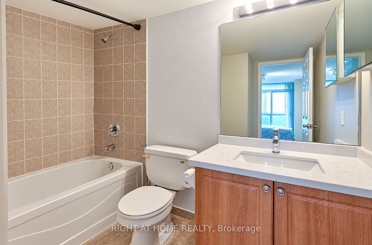 68 Grangeway Avenue 1612 Property Photo 28