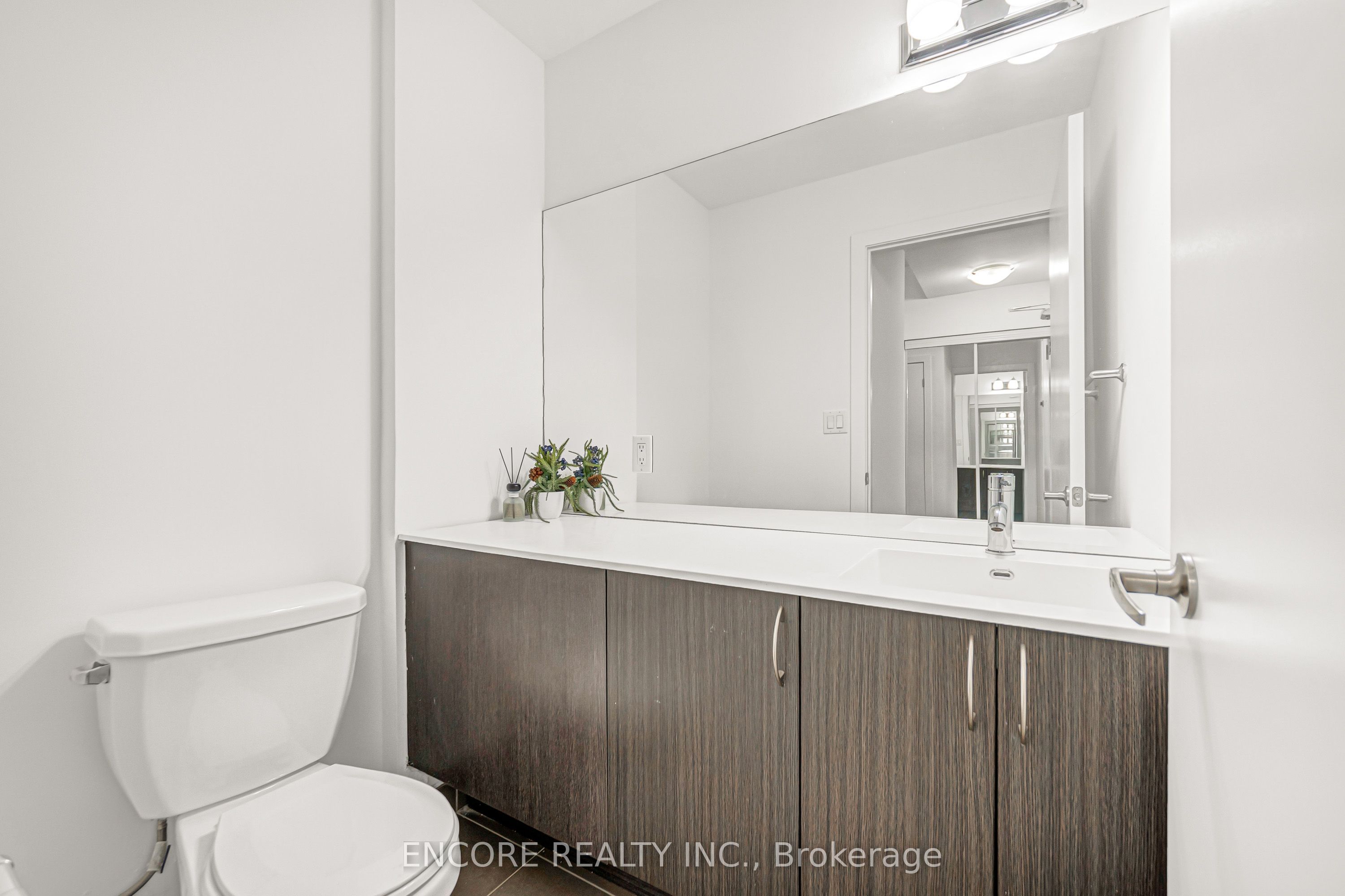 3560 St Clair Avenue E 215 Property Photo 7