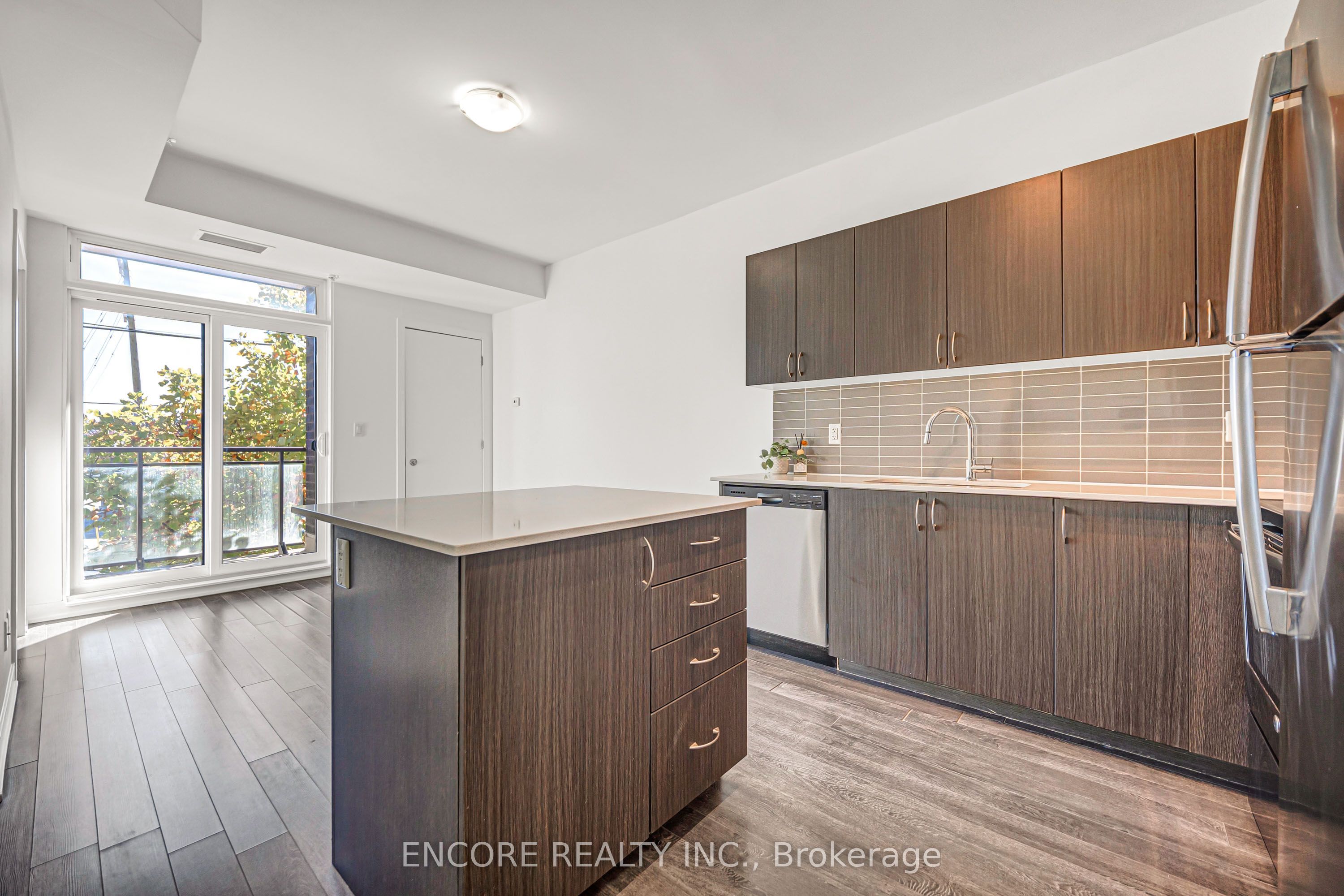 3560 St Clair Avenue E 215 Property Photo 15