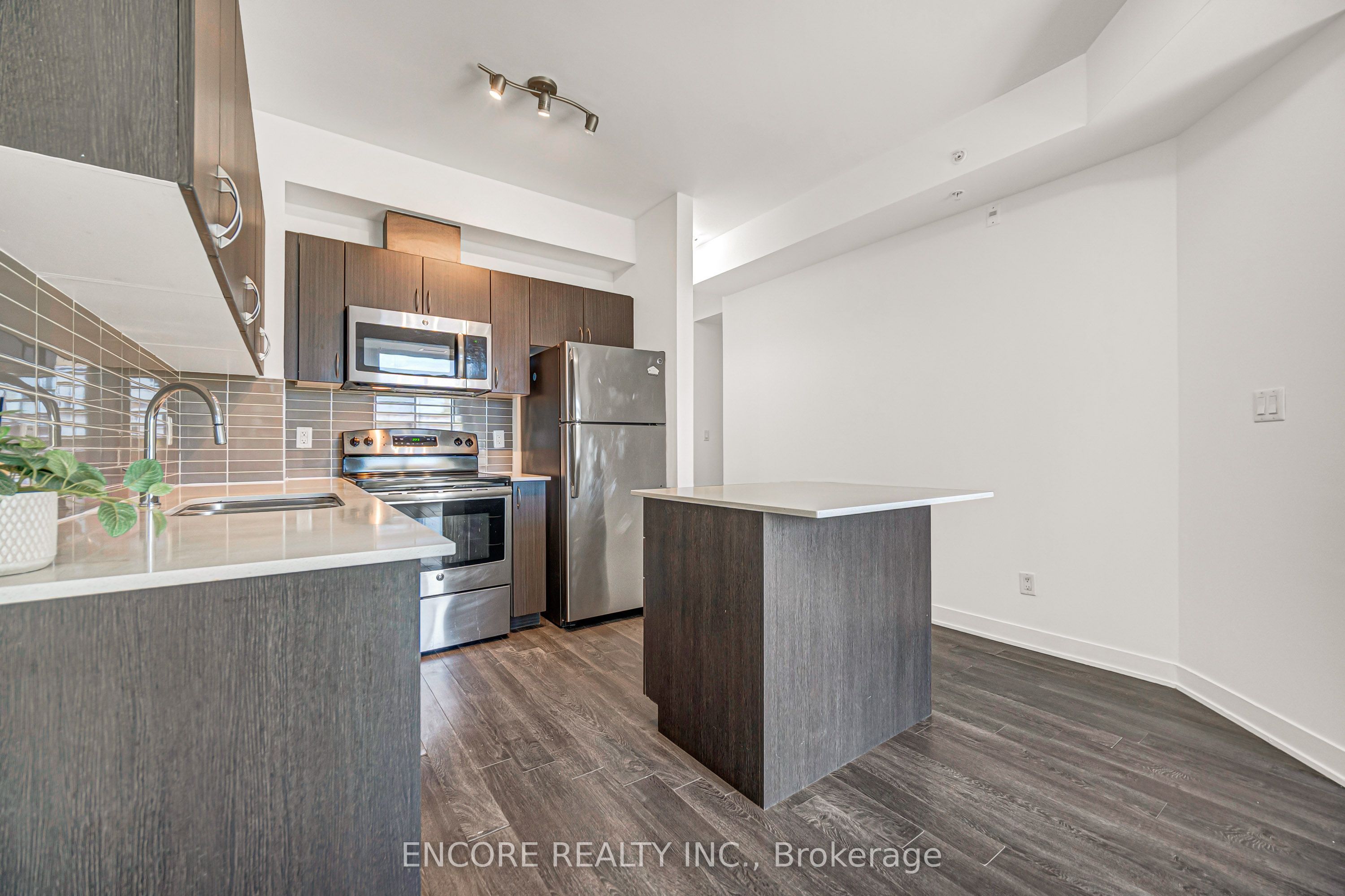 3560 St Clair Avenue E 215 Property Photo 19