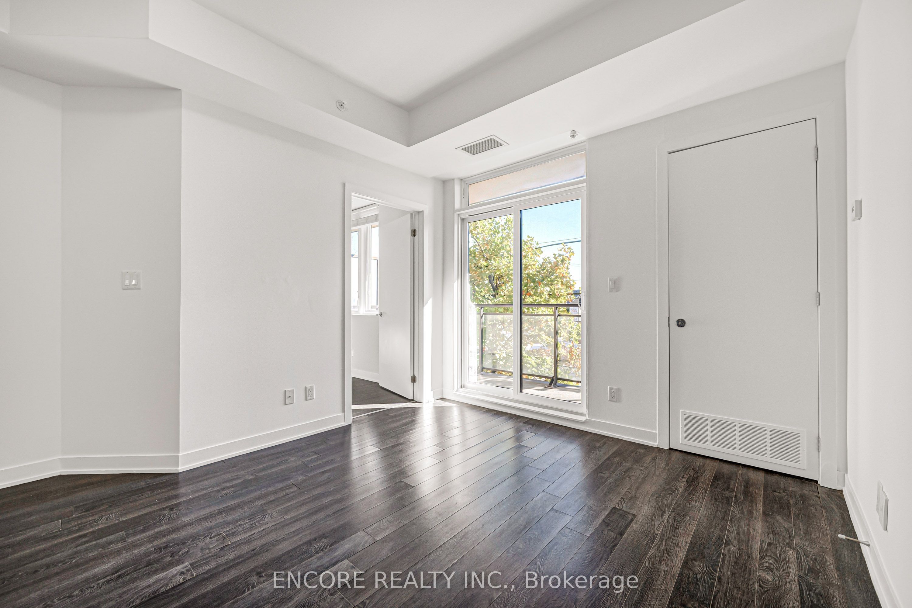 3560 St Clair Avenue E 215 Property Photo 22
