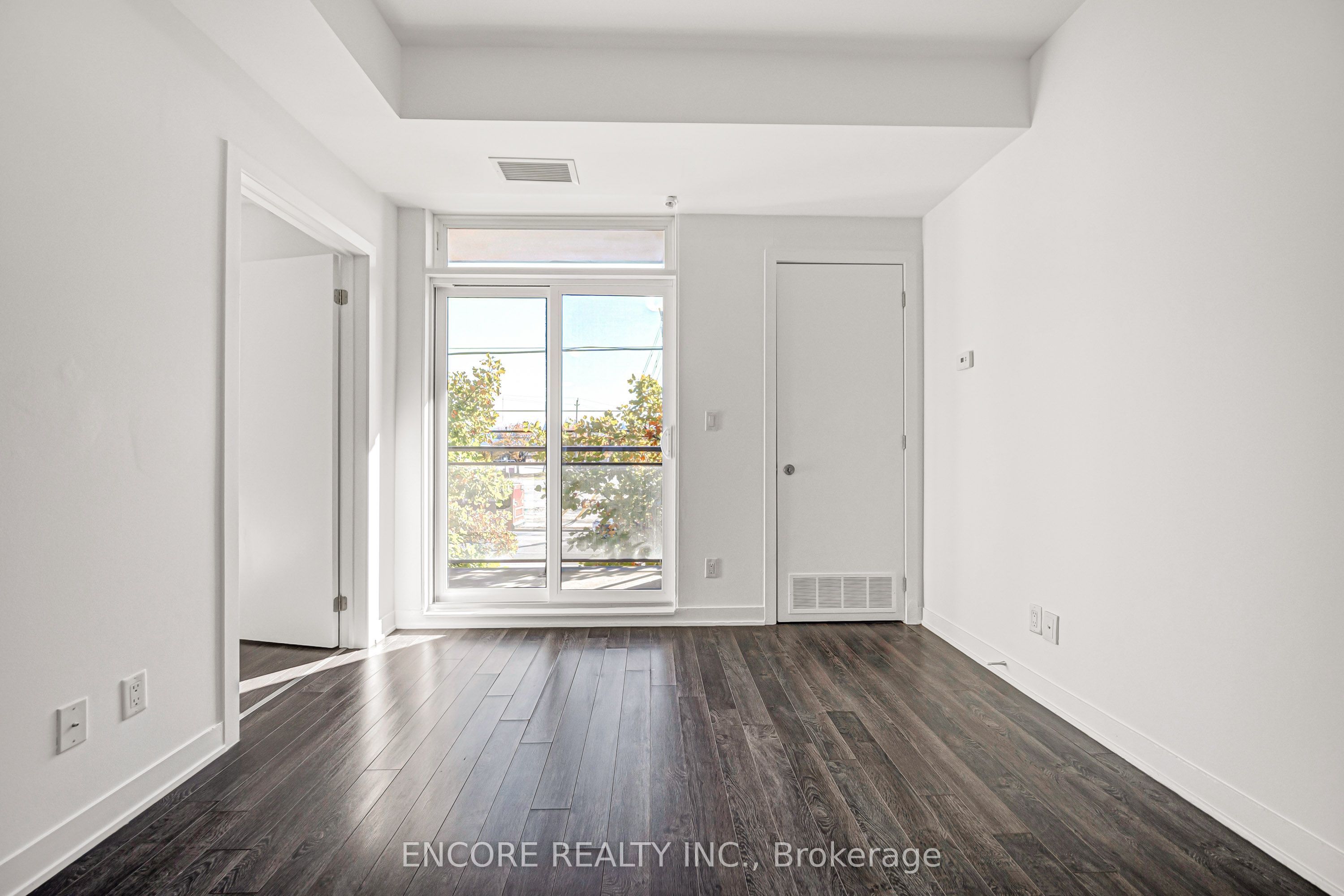 3560 St Clair Avenue E 215 Property Photo 23