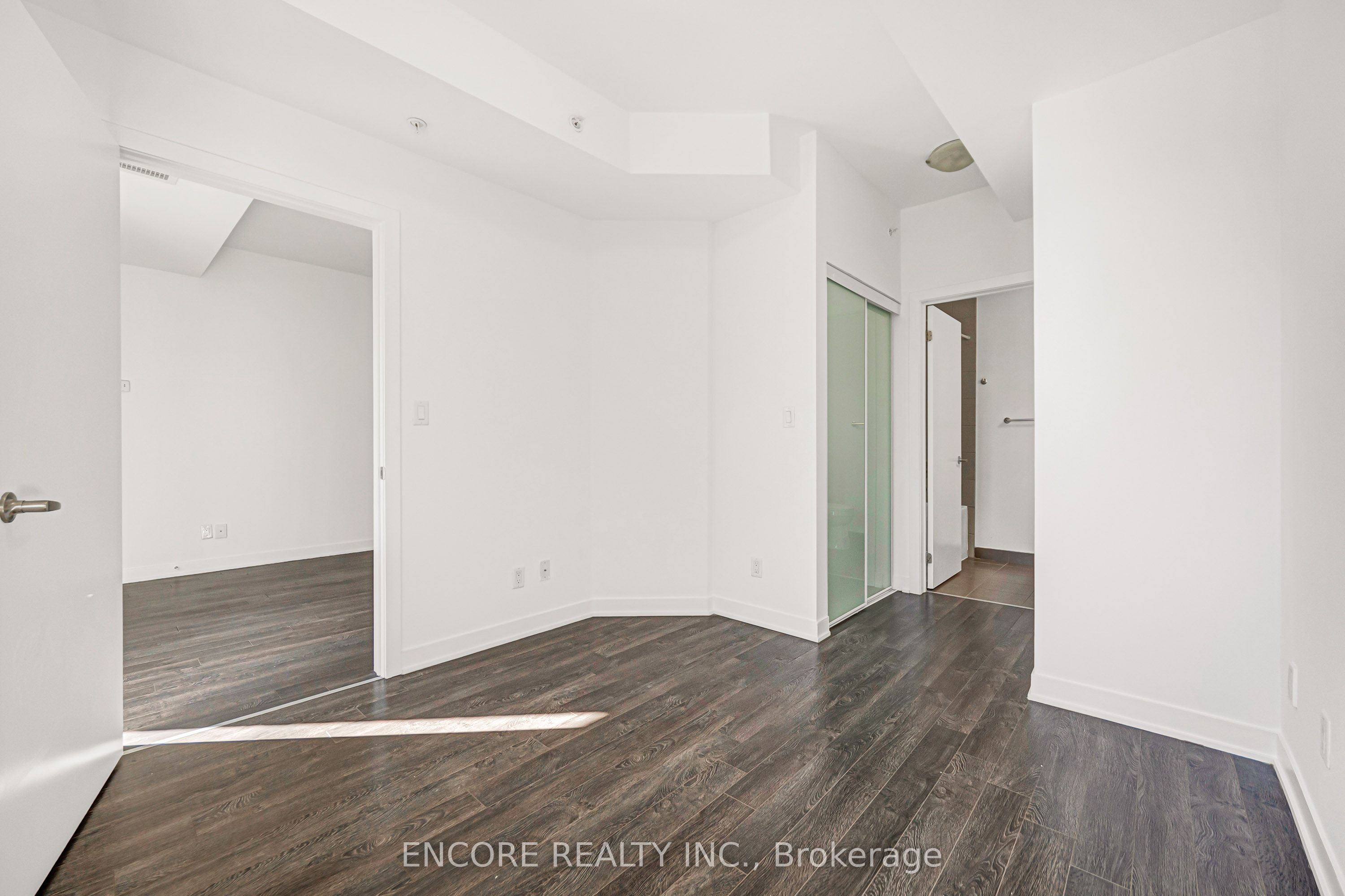 3560 St Clair Avenue E 215 Property Photo 28