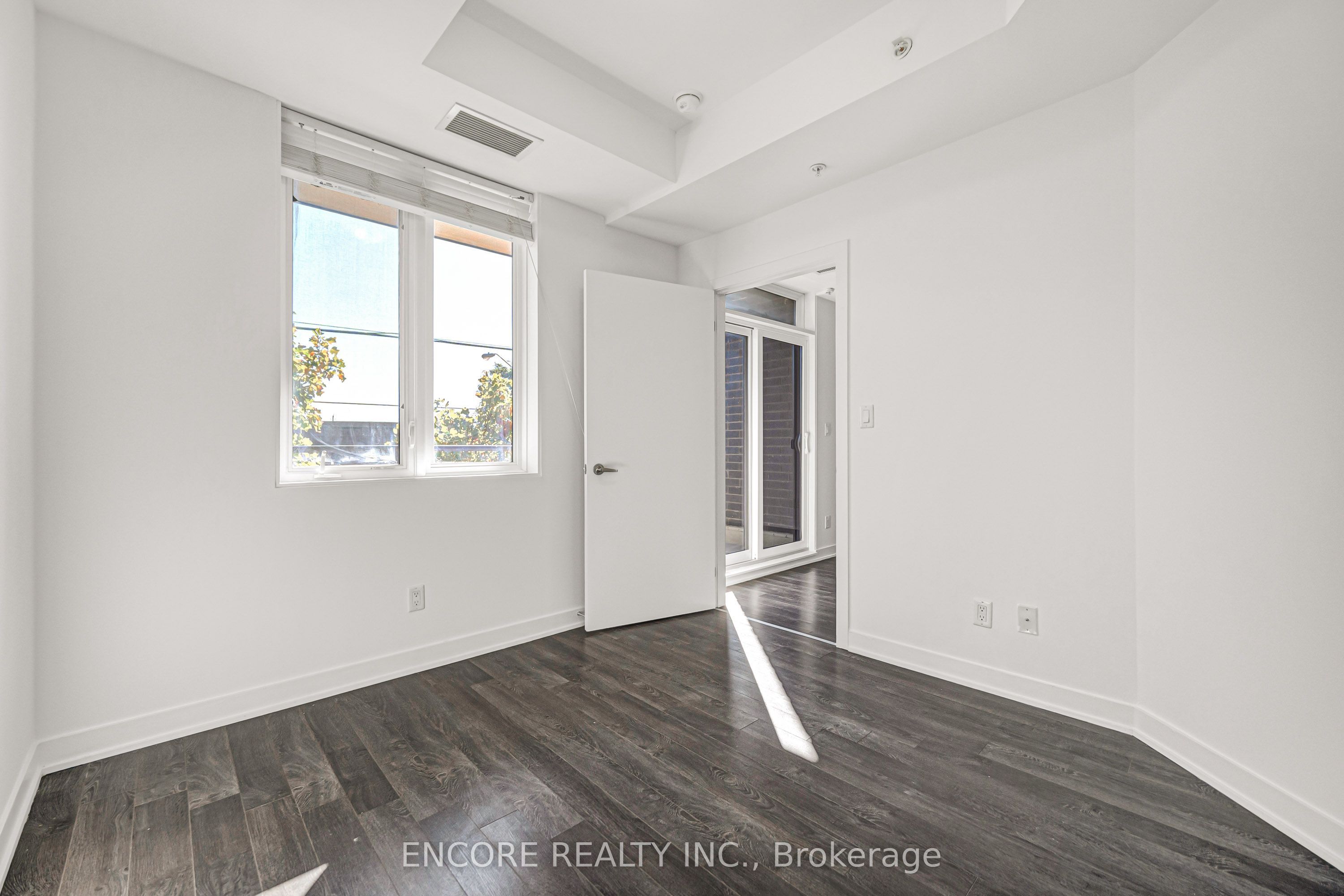 3560 St Clair Avenue E 215 Property Photo 29