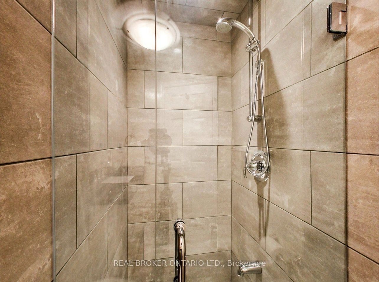 68 Redwood Avenue Upper Property Photo 15