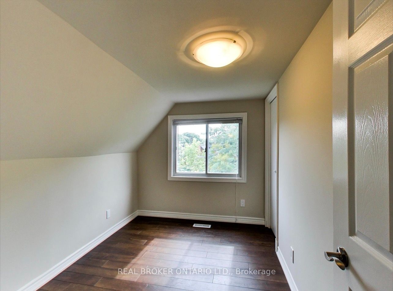 68 Redwood Avenue Upper Property Photo 16
