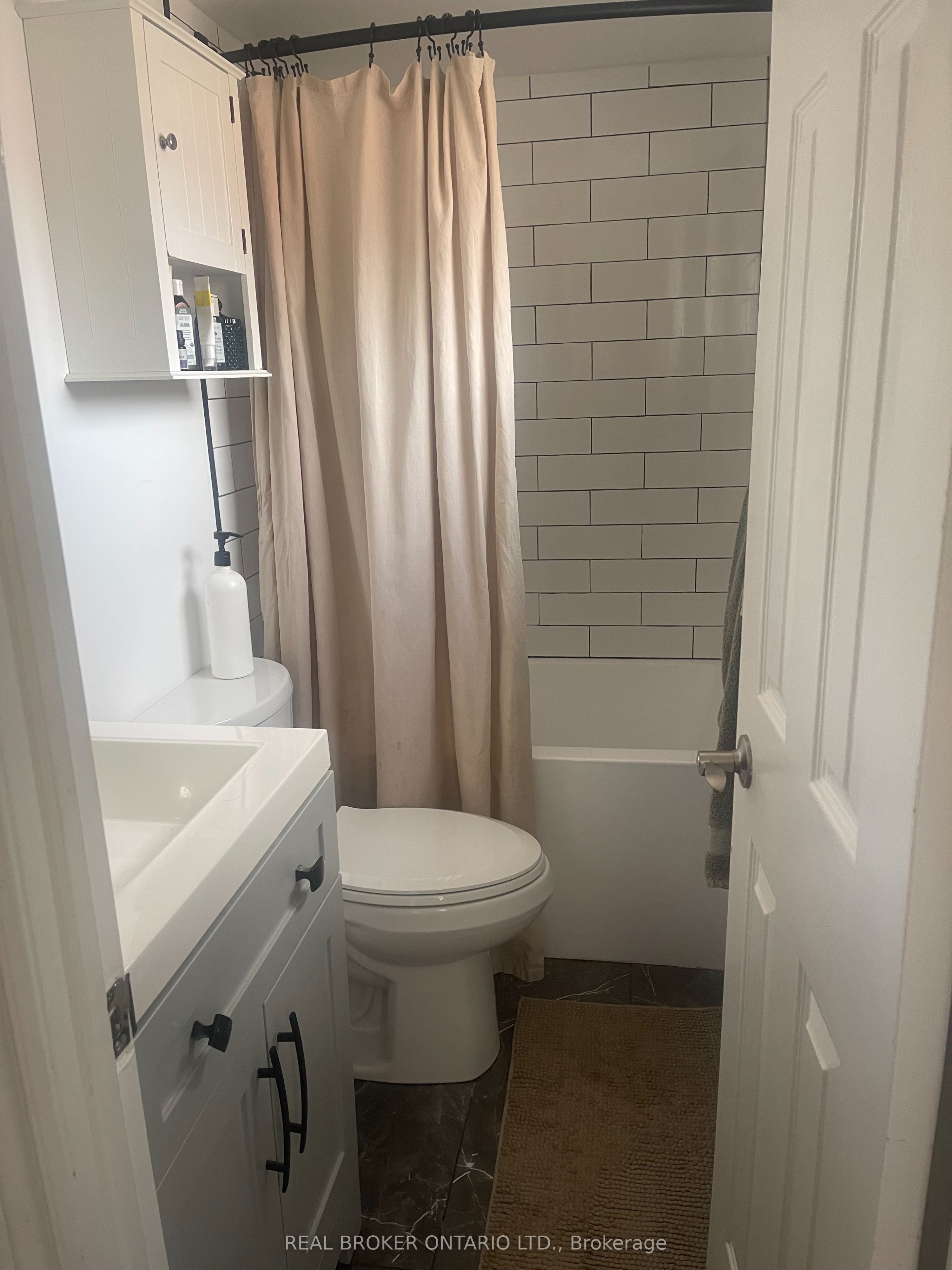68 Redwood Avenue Upper Property Photo 21