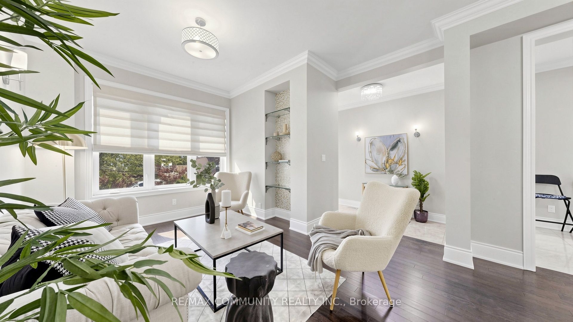 118 Harewood Avenue Property Photo 4