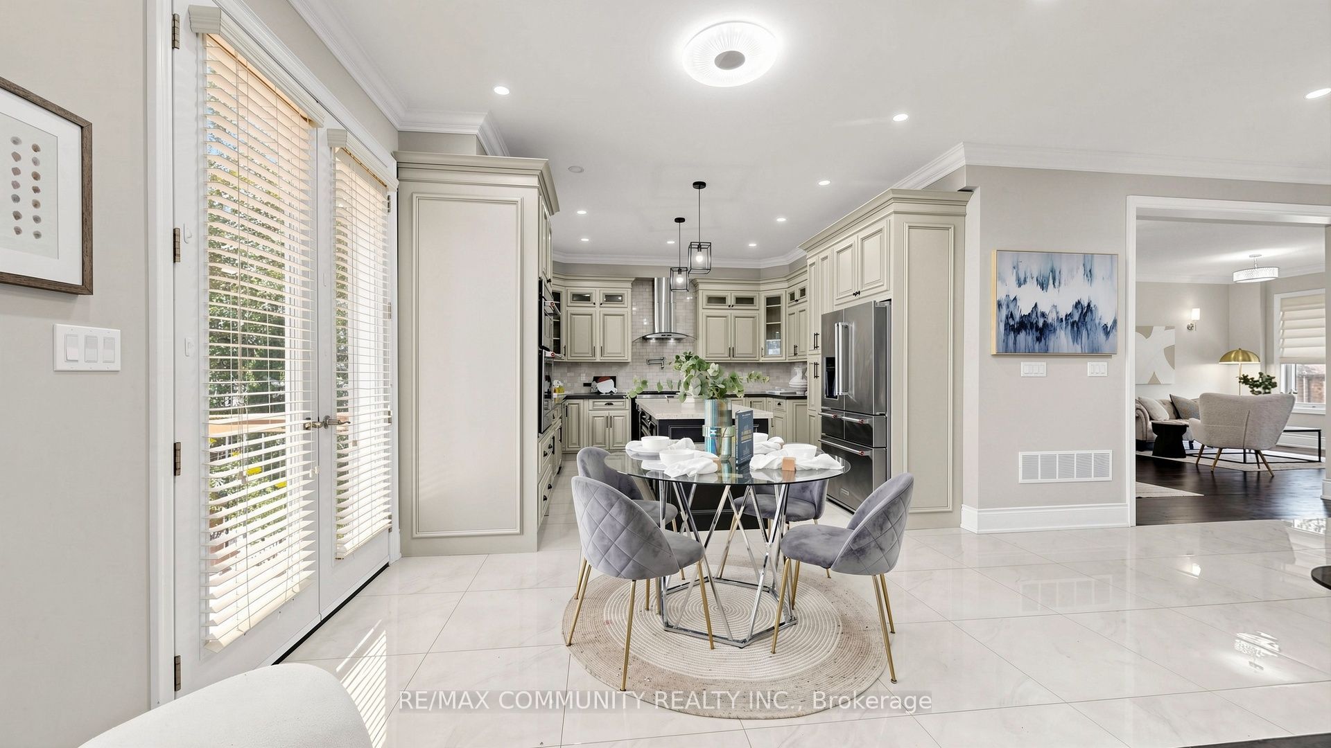 118 Harewood Avenue Property Photo 11