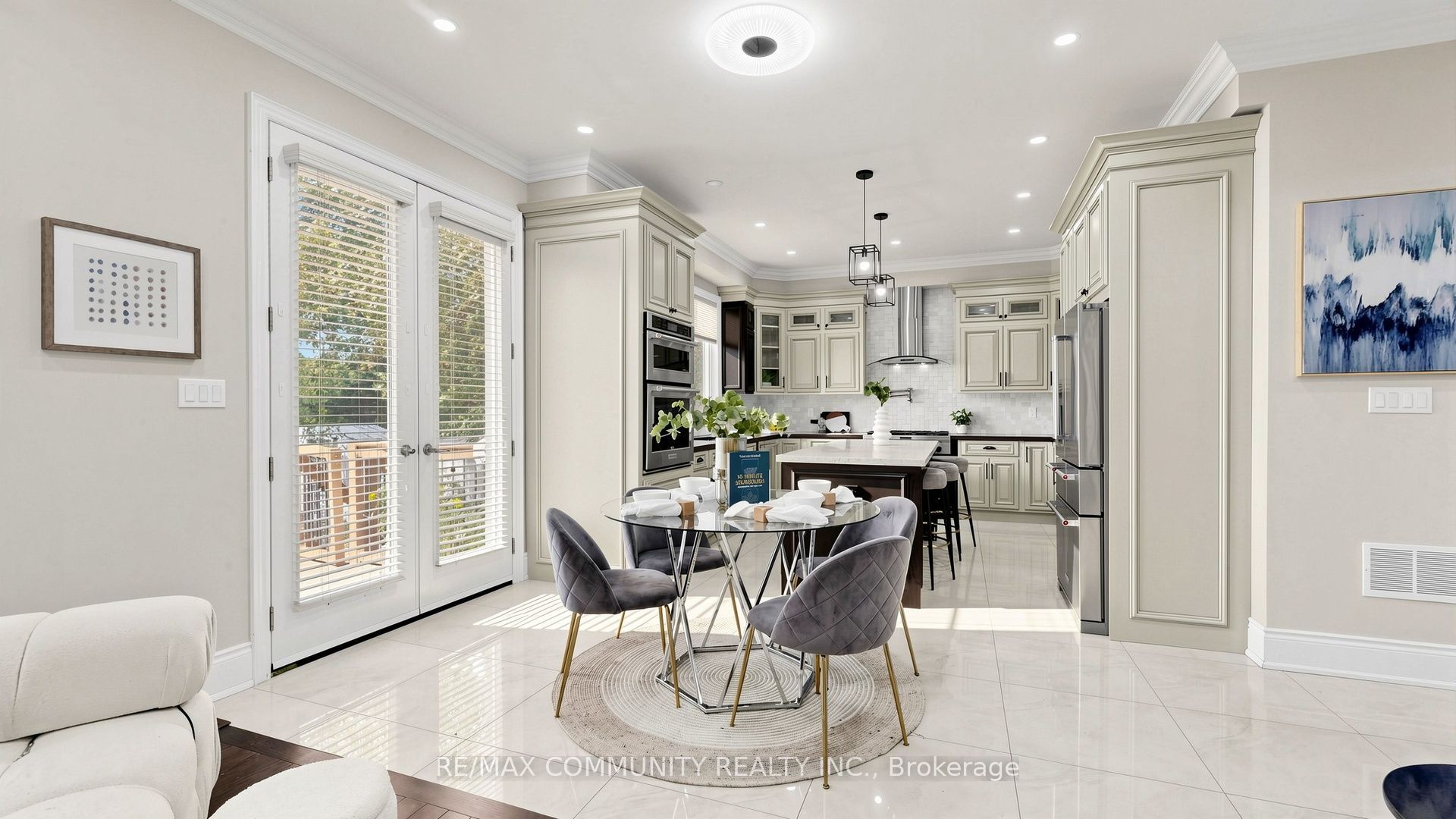 118 Harewood Avenue Property Photo 12