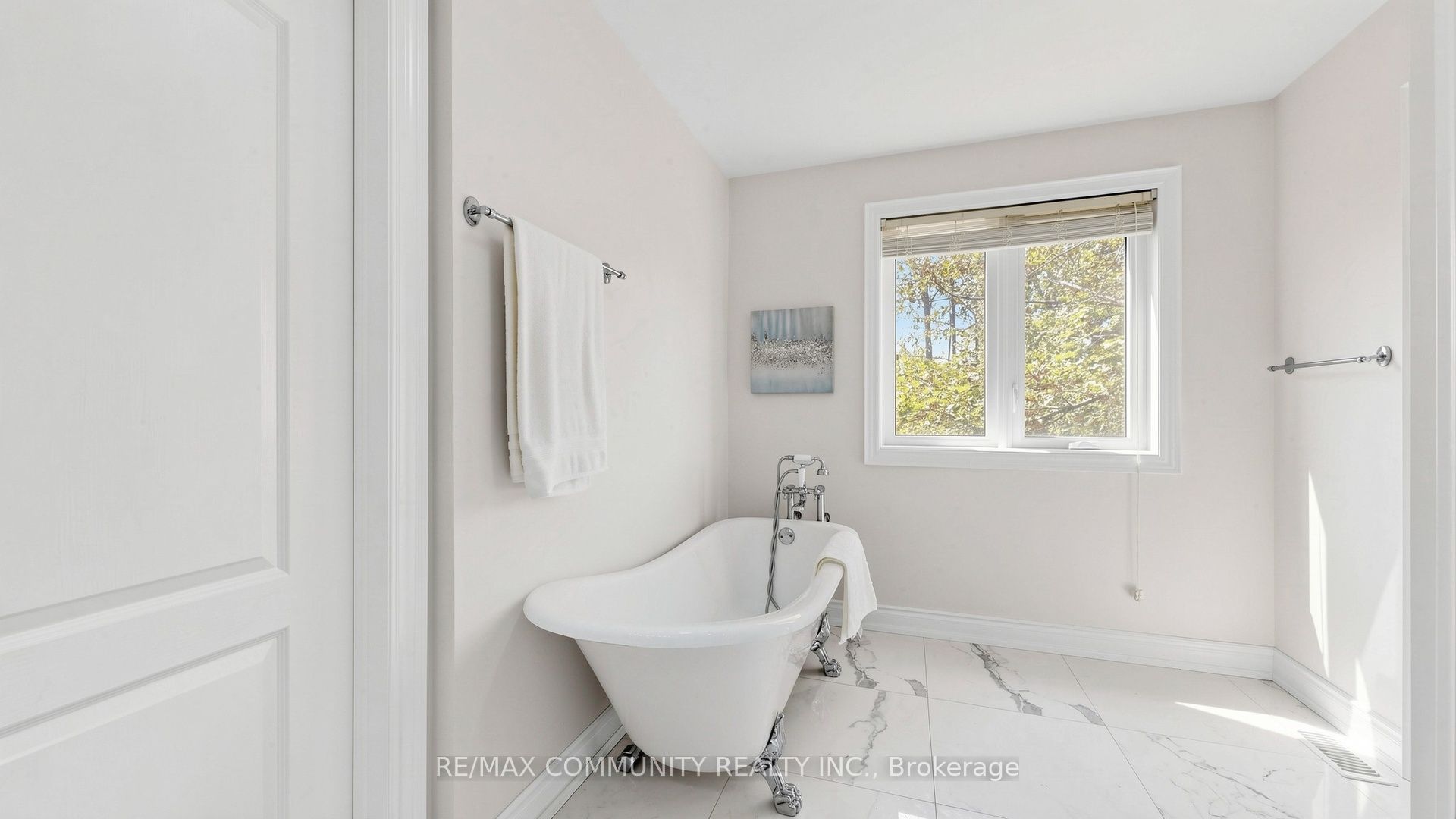 118 Harewood Avenue Property Photo 26