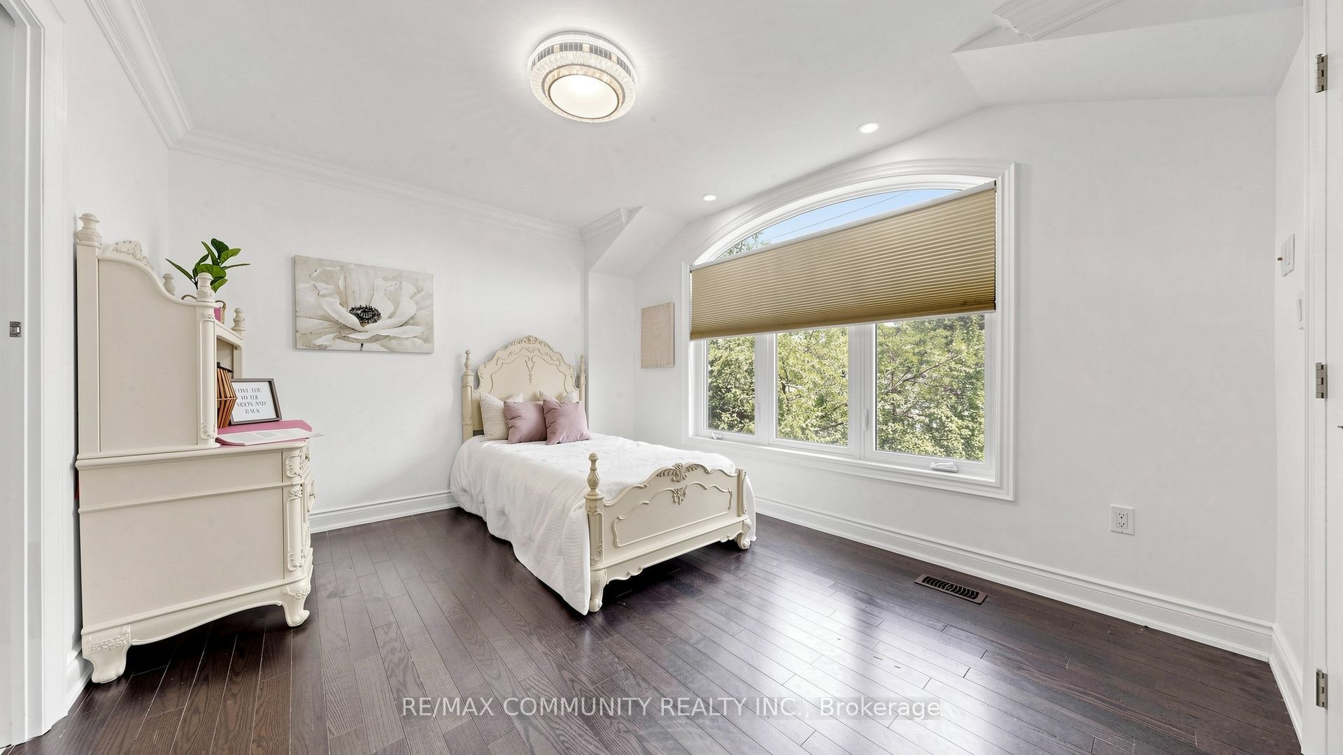 118 Harewood Avenue Property Photo 30