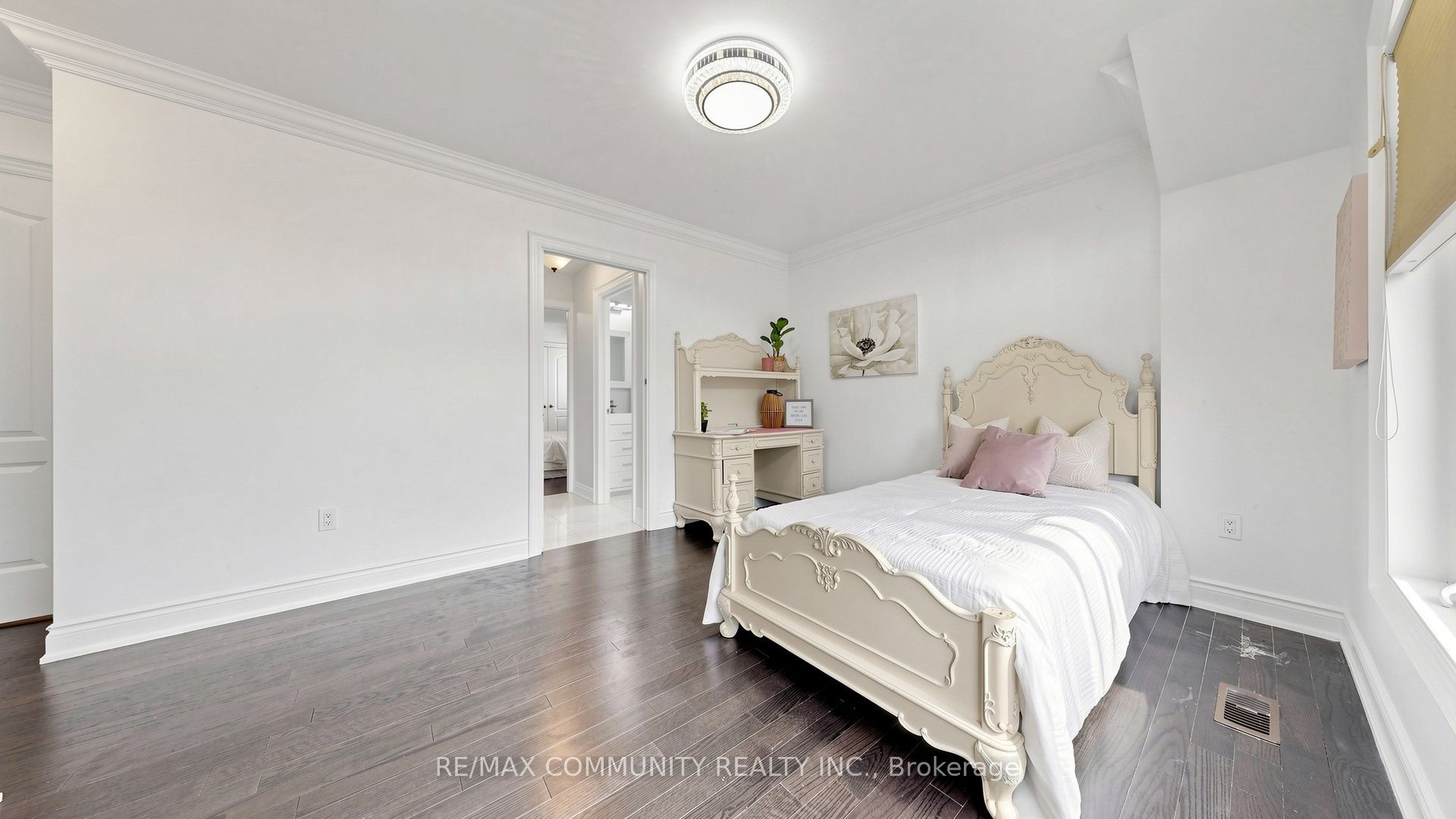 118 Harewood Avenue Property Photo 31