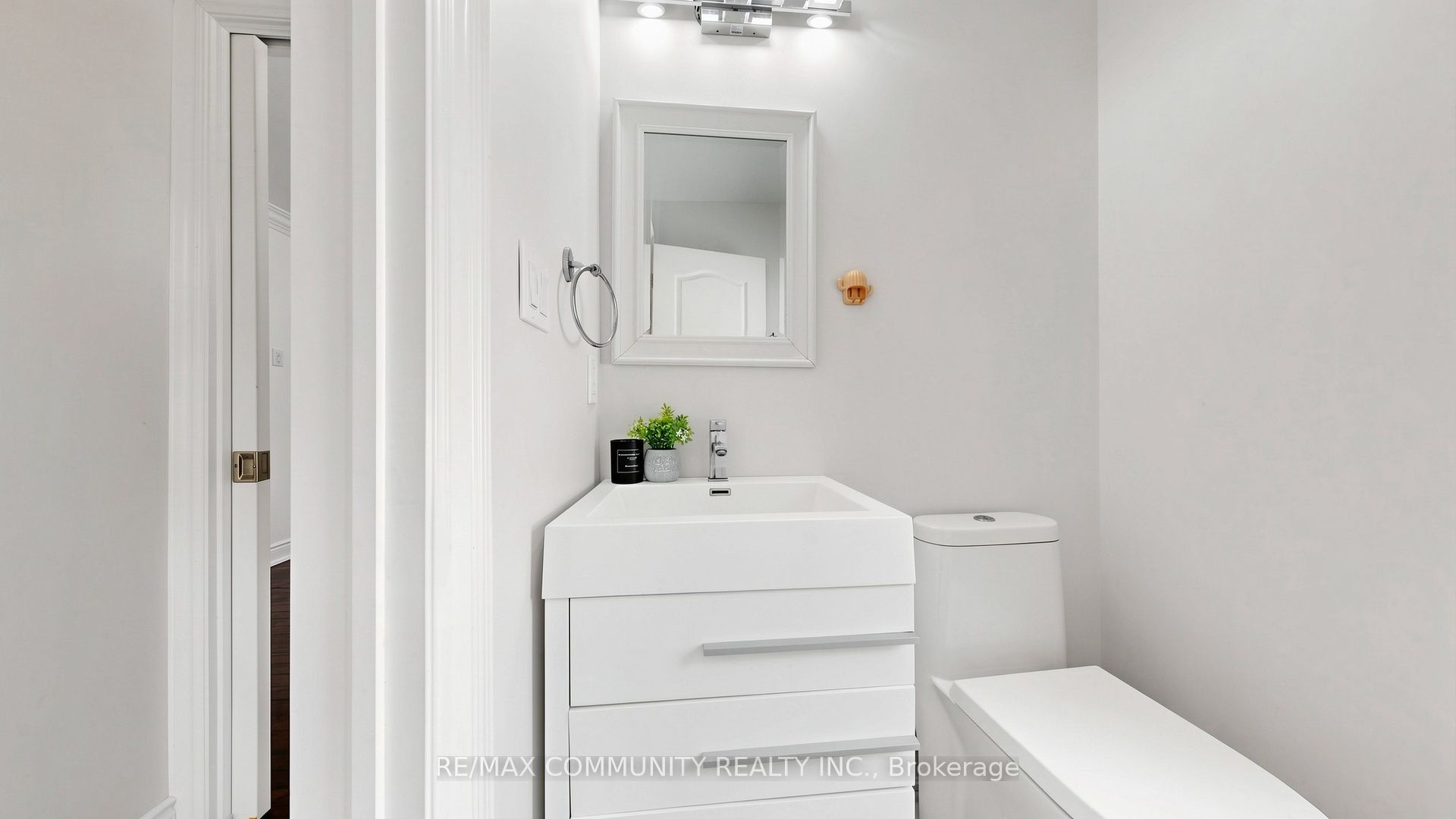 118 Harewood Avenue Property Photo 32