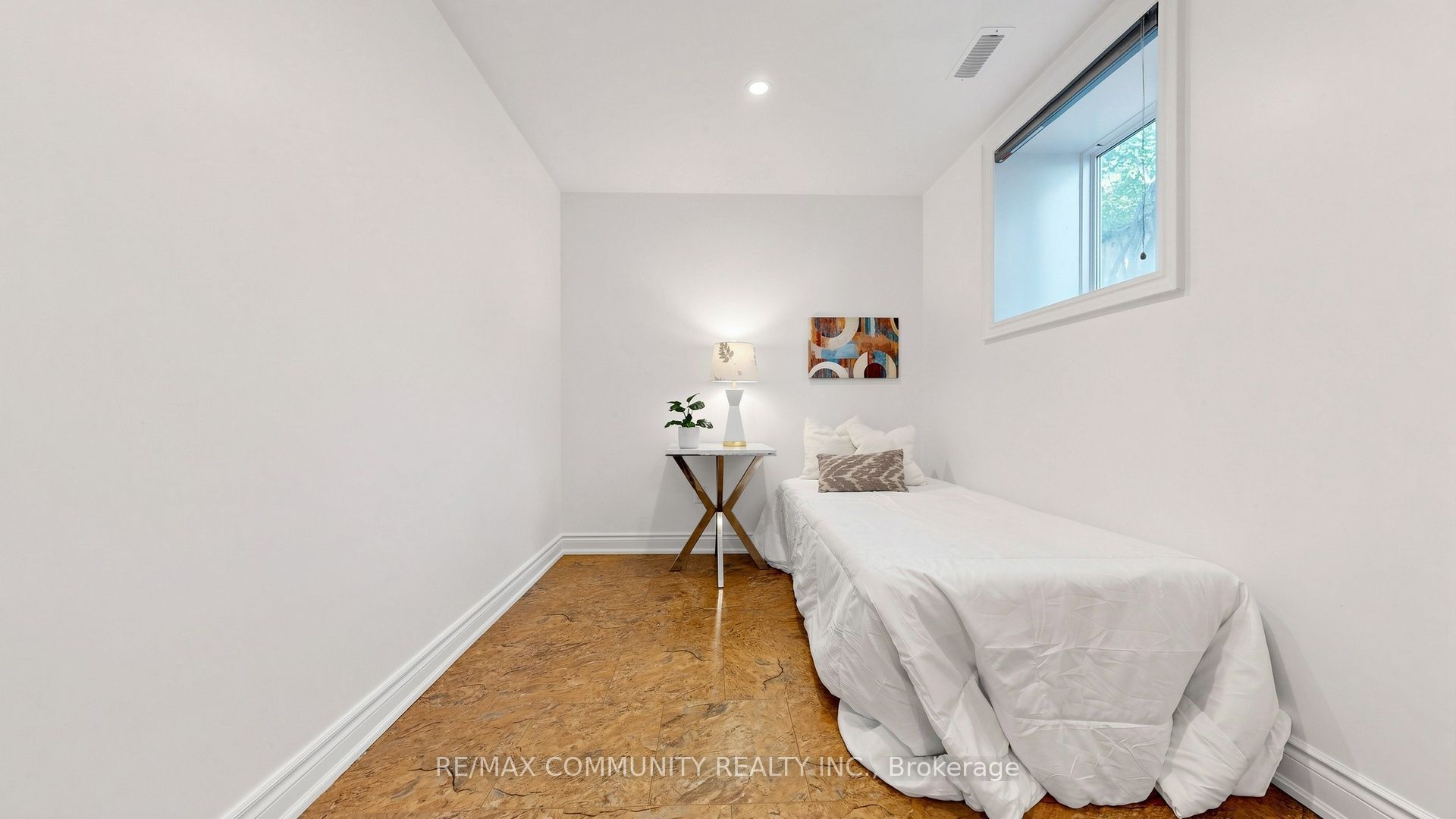 118 Harewood Avenue Property Photo 46