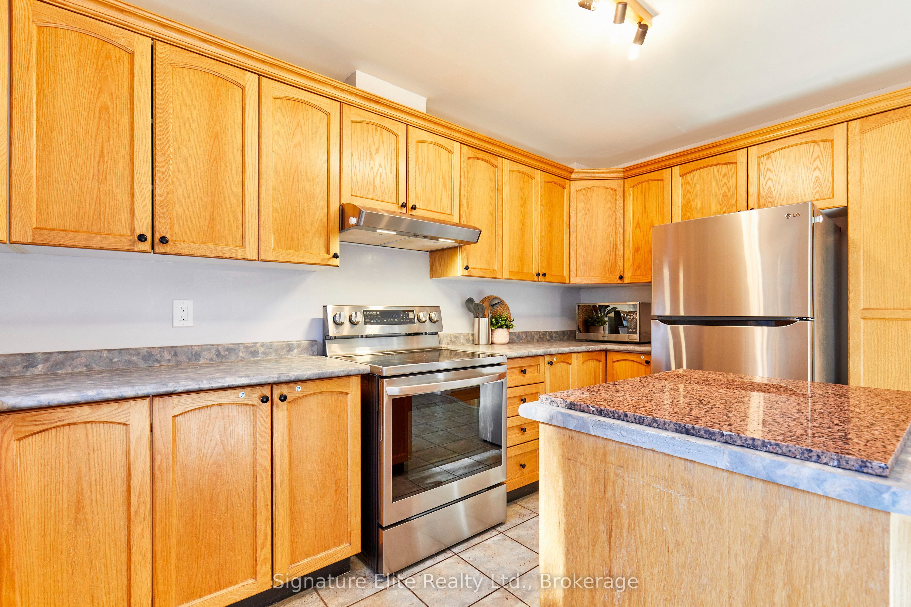 76 Brinloor Boulevard Property Photo 12