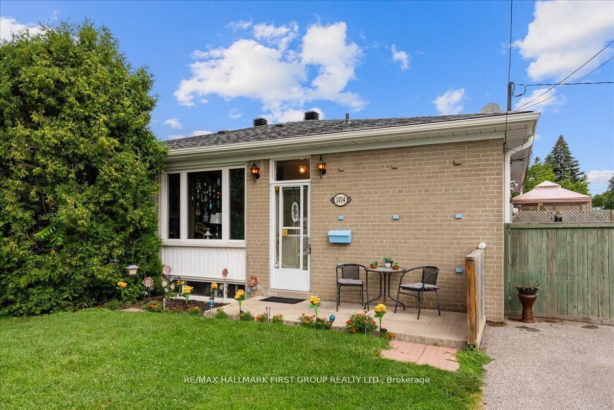 1014 Dunlop Street E Property Photo 2