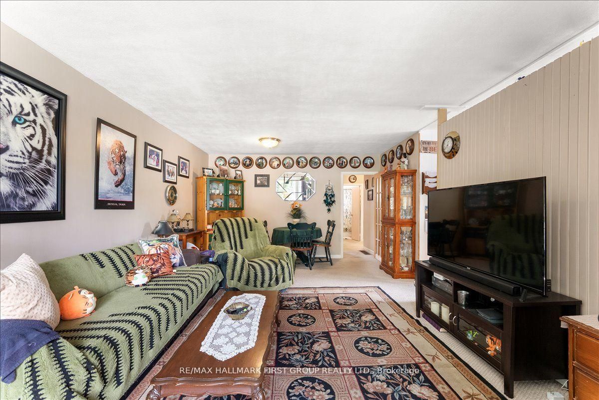 1014 Dunlop Street E Property Photo 5