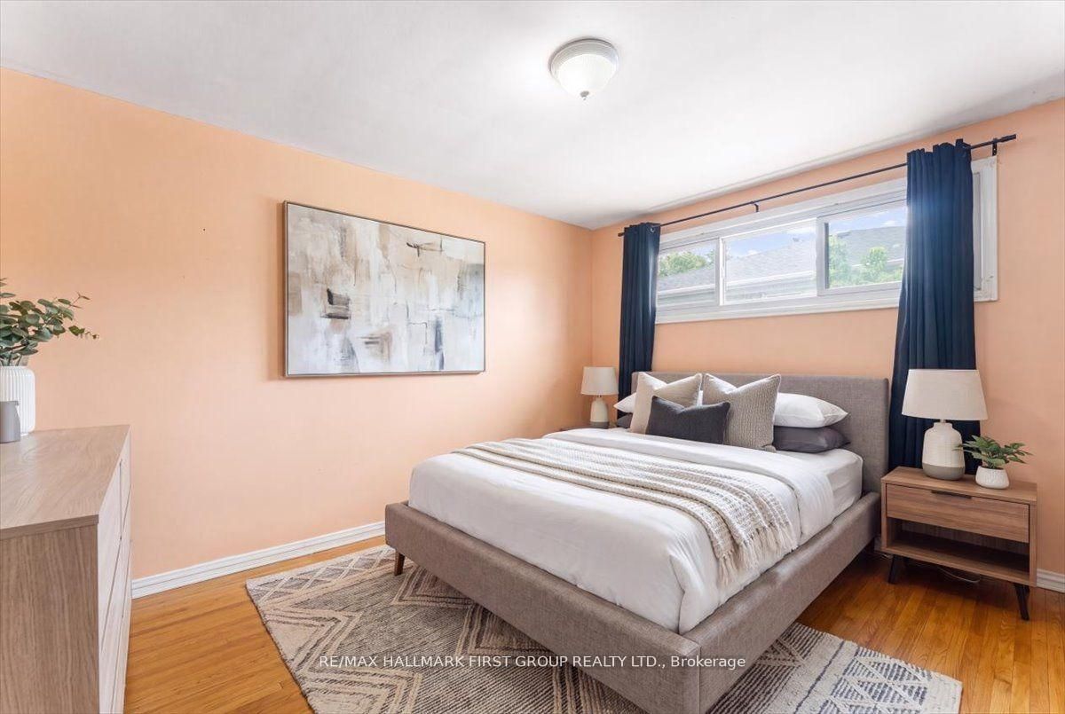 1014 Dunlop Street E Property Photo 9