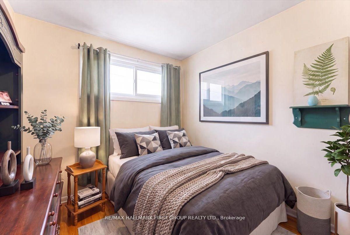 1014 Dunlop Street E Property Photo 11