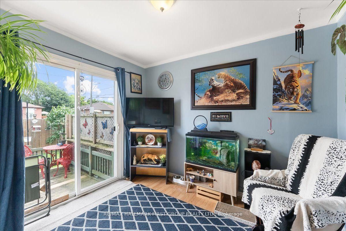 1014 Dunlop Street E Property Photo 13