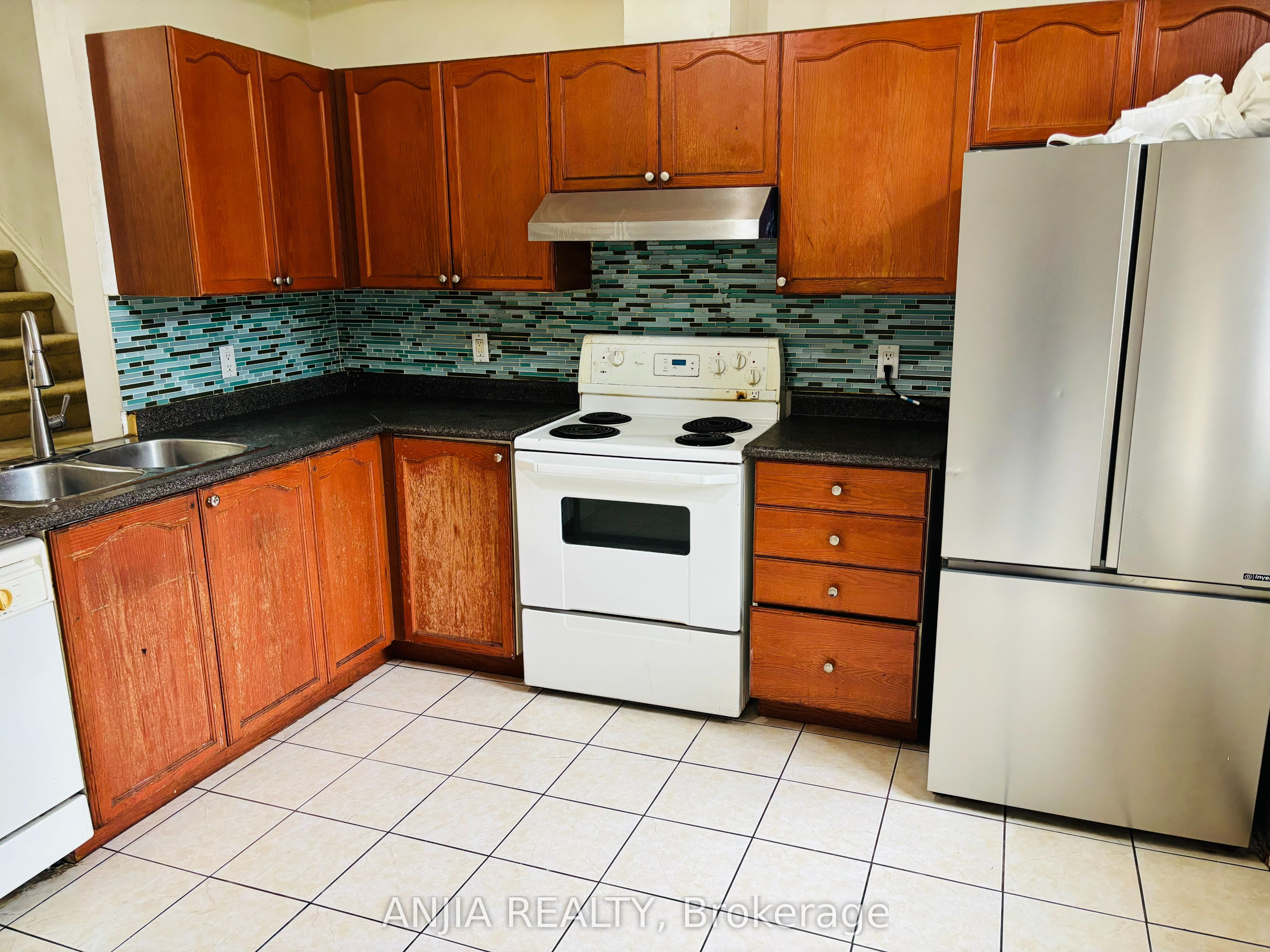 901 Kennedy Road 40 Property Photo 2