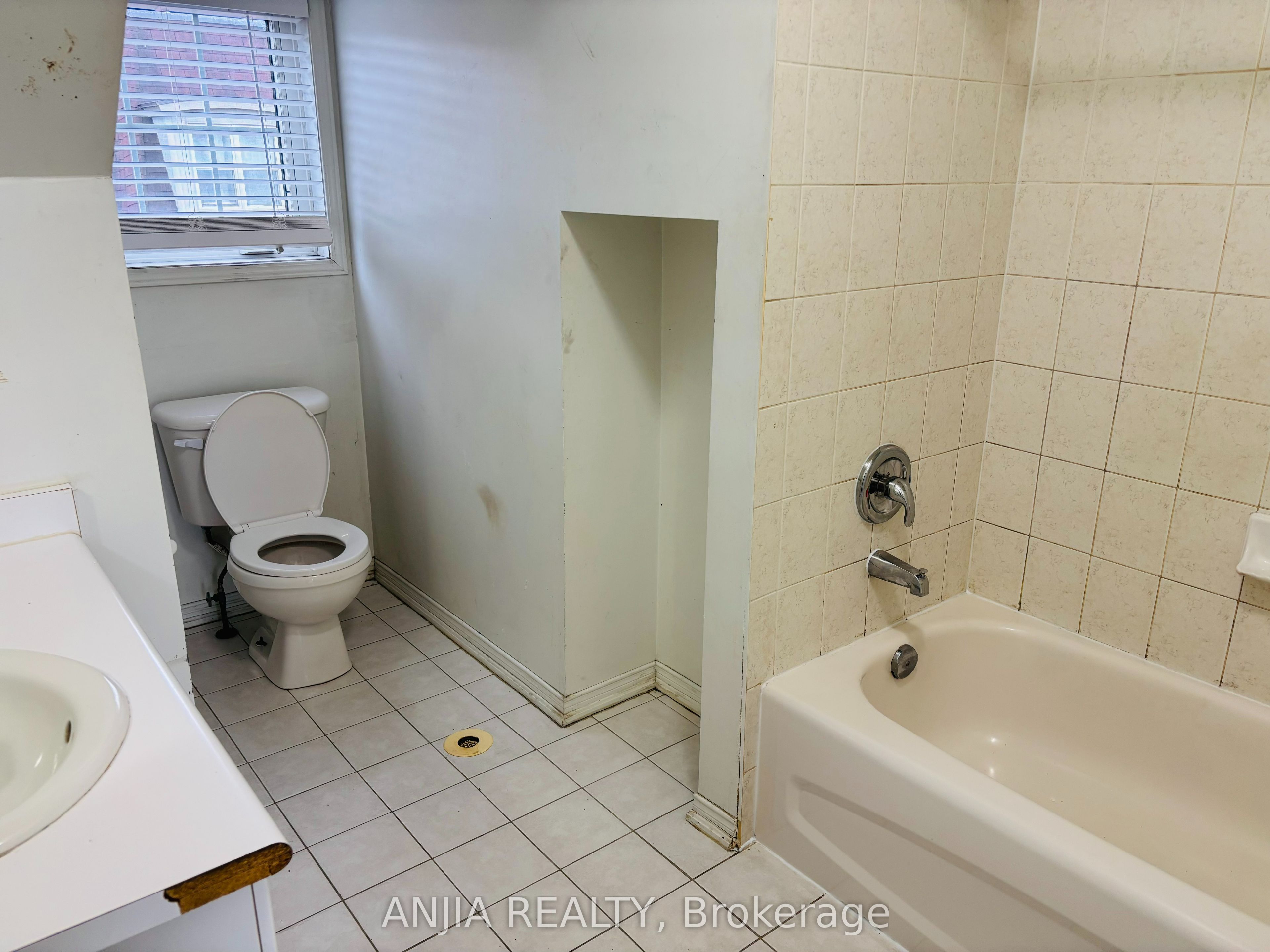 901 Kennedy Road 40 Property Photo 12
